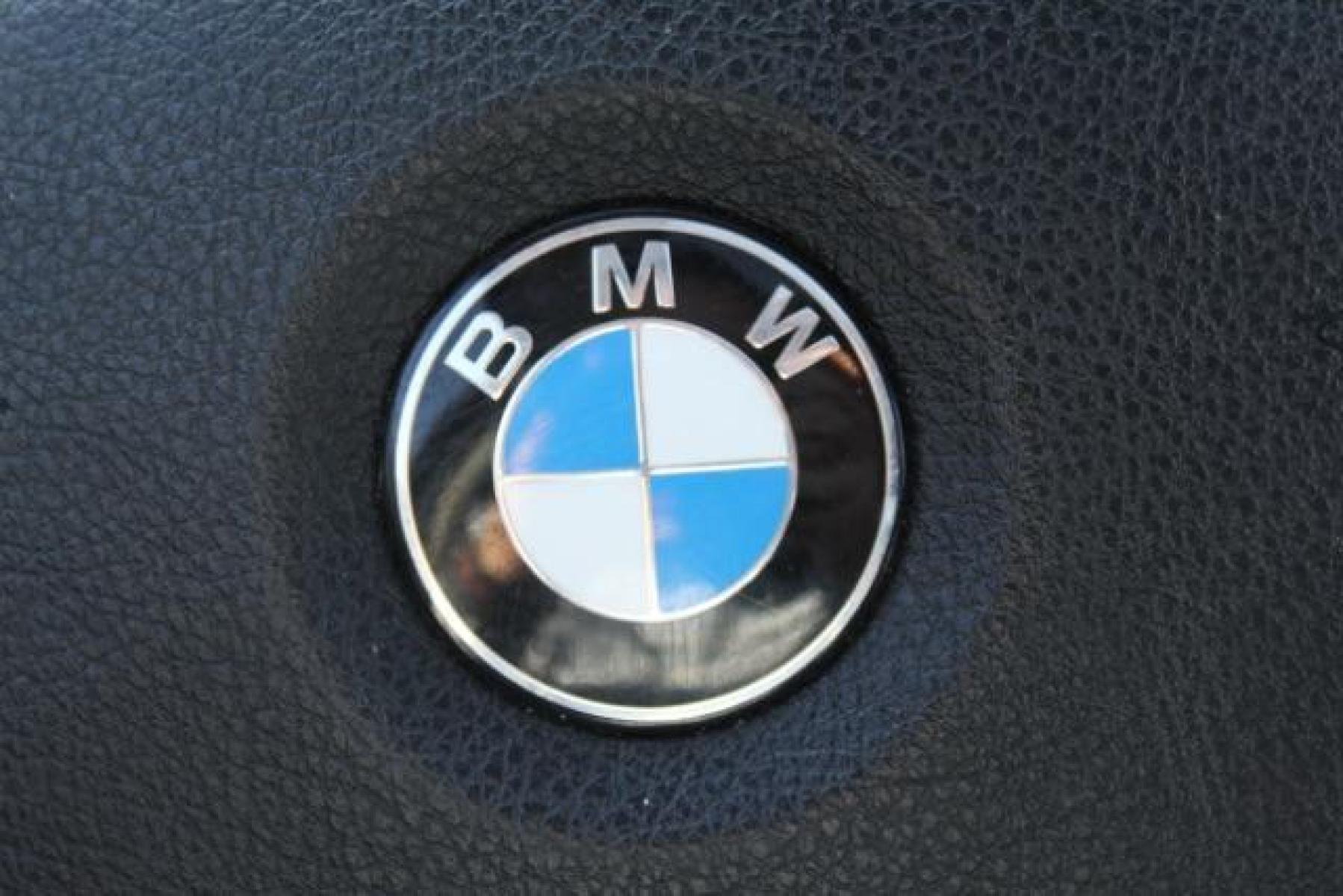 2014 WHITE BMW 3-Series 320i Sedan (WBA3B1G51EN) with an 2.0L L4 DOHC 16V engine, located at 2401 E Main St., Grand Prairie, TX, 75050, (972) 262-4440, 32.749290, -96.970558 - Photo #18