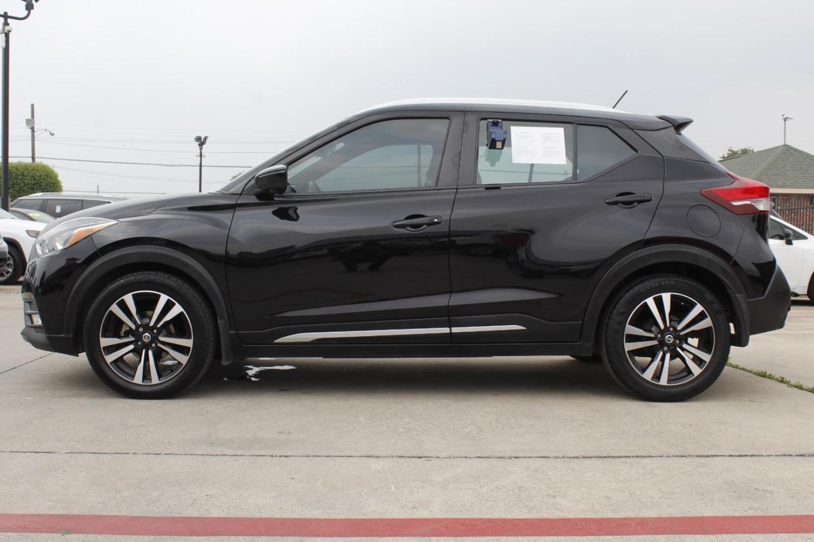 2018 Black Nissan Kicks SV (3N1CP5CU8JL) with an 1.6L L4 engine, Continuously Variable Transmission transmission, located at 2401 E Main St., Grand Prairie, TX, 75050, (972) 262-4440, 32.748981, -96.969643 - Photo#2
