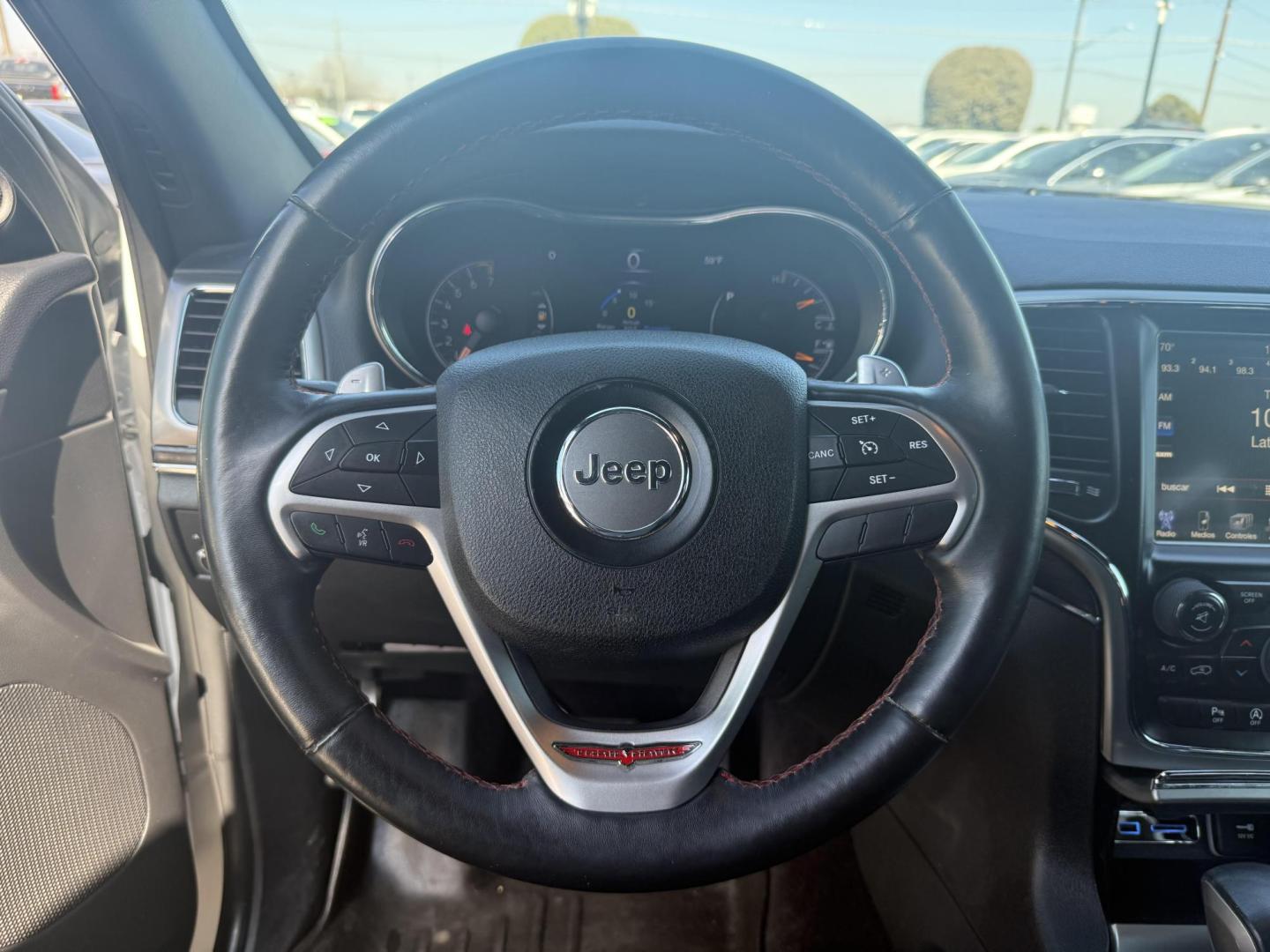 2017 White Jeep Grand Cherokee (1C4RJFLG8HC) with an 3.6L V6 DOHC 24V engine, located at 2401 E Main St., Grand Prairie, TX, 75050, (972) 262-4440, 32.748981, -96.969643 - Photo#3