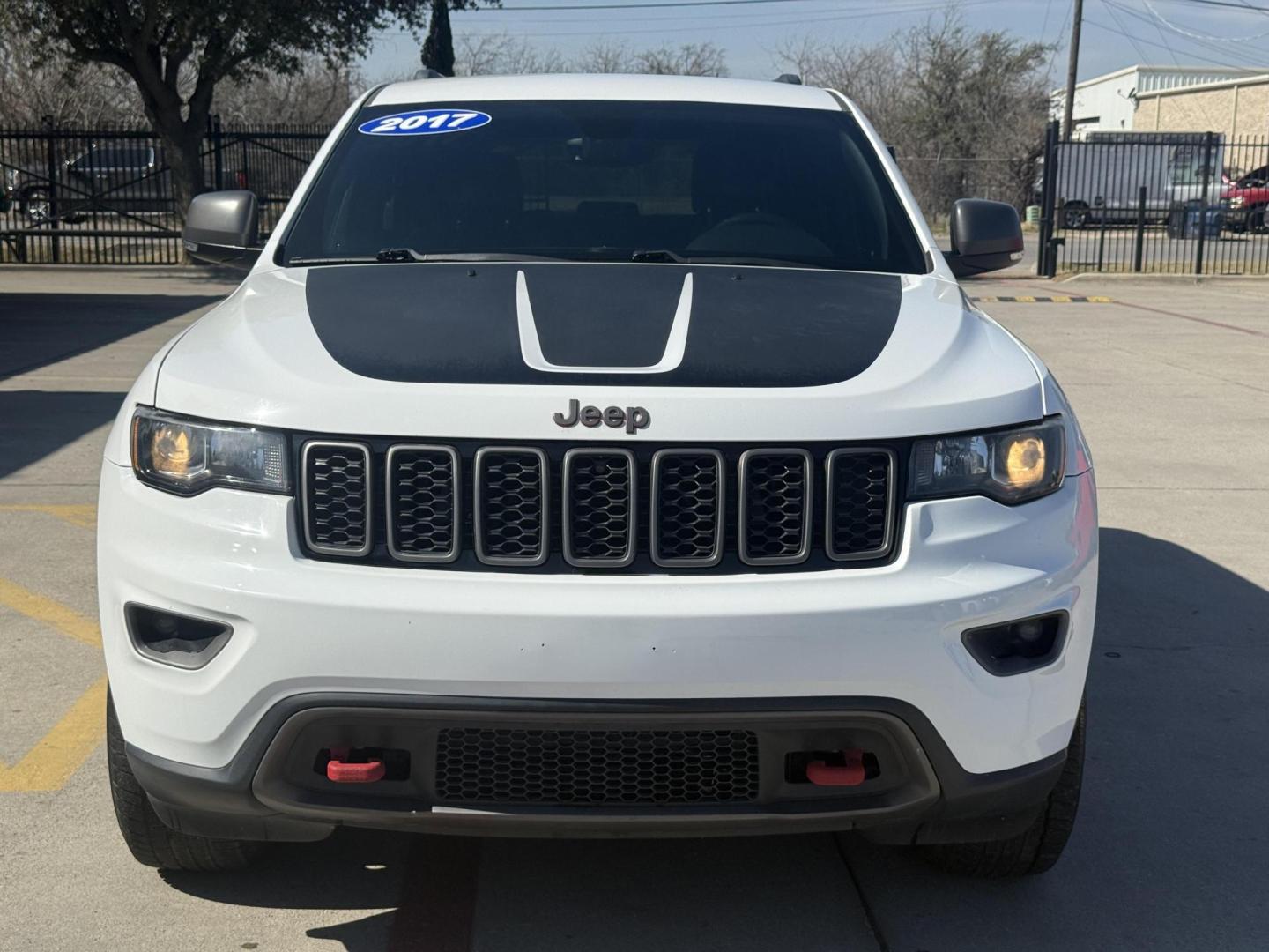2017 White Jeep Grand Cherokee (1C4RJFLG8HC) with an 3.6L V6 DOHC 24V engine, located at 2401 E Main St., Grand Prairie, TX, 75050, (972) 262-4440, 32.748981, -96.969643 - Photo#13