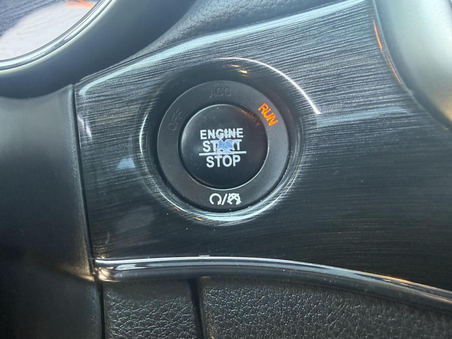 2017 White Jeep Grand Cherokee (1C4RJFLG8HC) with an 3.6L V6 DOHC 24V engine, located at 2401 E Main St., Grand Prairie, TX, 75050, (972) 262-4440, 32.748981, -96.969643 - Photo#16