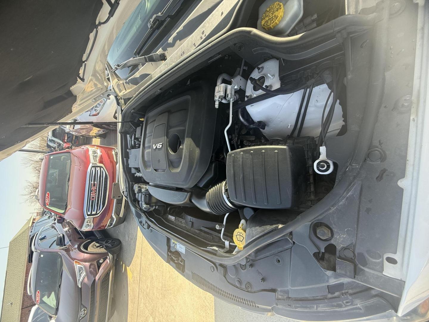 2017 White Jeep Grand Cherokee (1C4RJFLG8HC) with an 3.6L V6 DOHC 24V engine, located at 2401 E Main St., Grand Prairie, TX, 75050, (972) 262-4440, 32.748981, -96.969643 - Photo#21