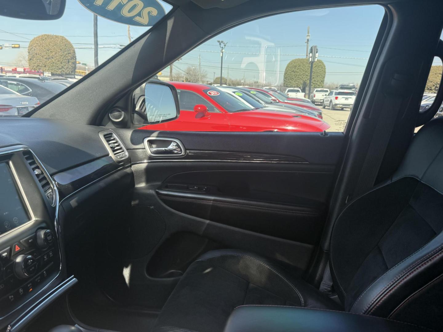 2017 White Jeep Grand Cherokee (1C4RJFLG8HC) with an 3.6L V6 DOHC 24V engine, located at 2401 E Main St., Grand Prairie, TX, 75050, (972) 262-4440, 32.748981, -96.969643 - Photo#27