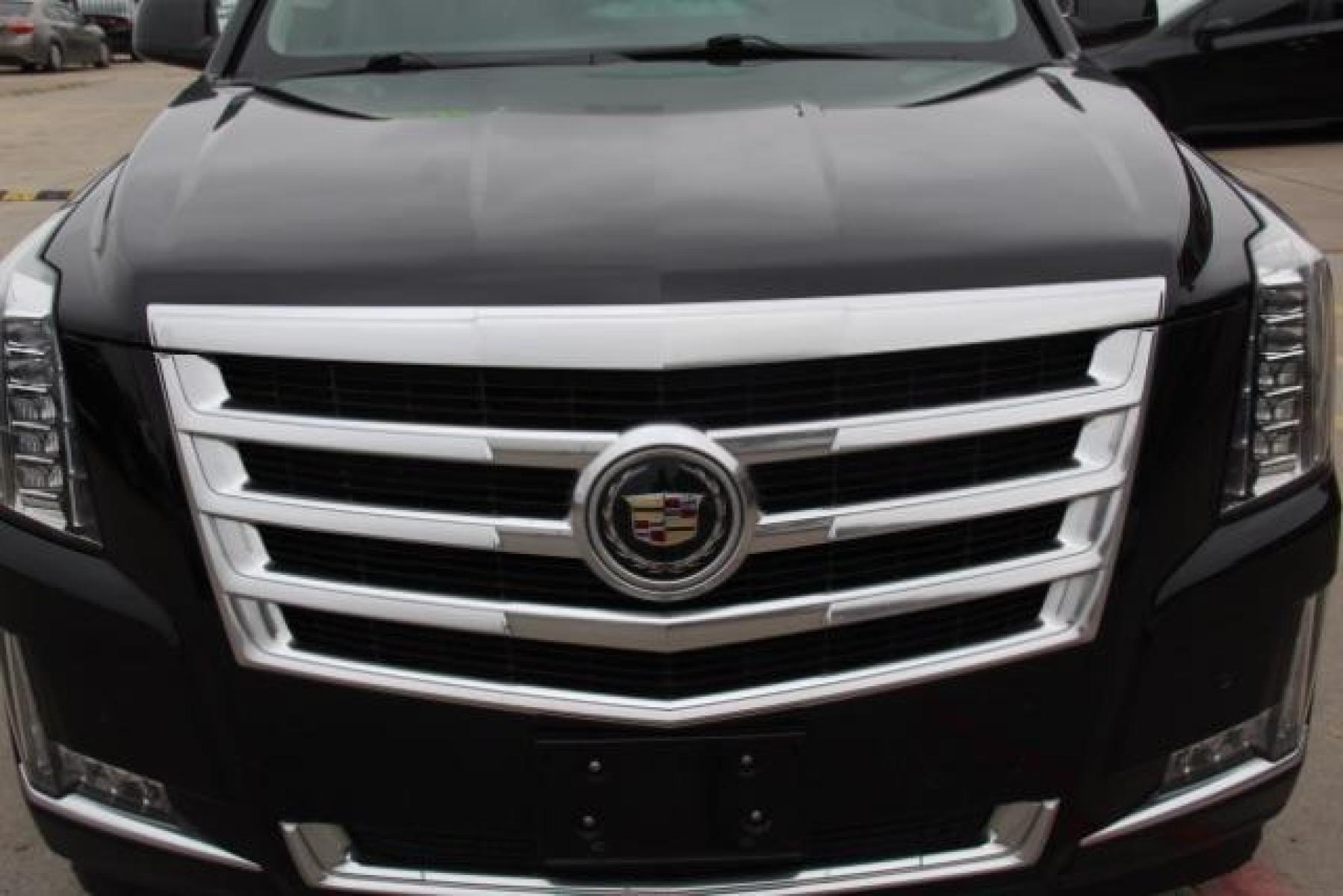2015 Black Cadillac Escalade Premium 2WD (1GYS3CKJ5FR) with an 6.2L V8 OHV 16V FFV engine, 6-Speed Automatic transmission, located at 2401 E Main St., Grand Prairie, TX, 75050, (972) 262-4440, 32.749290, -96.970558 - Photo #11