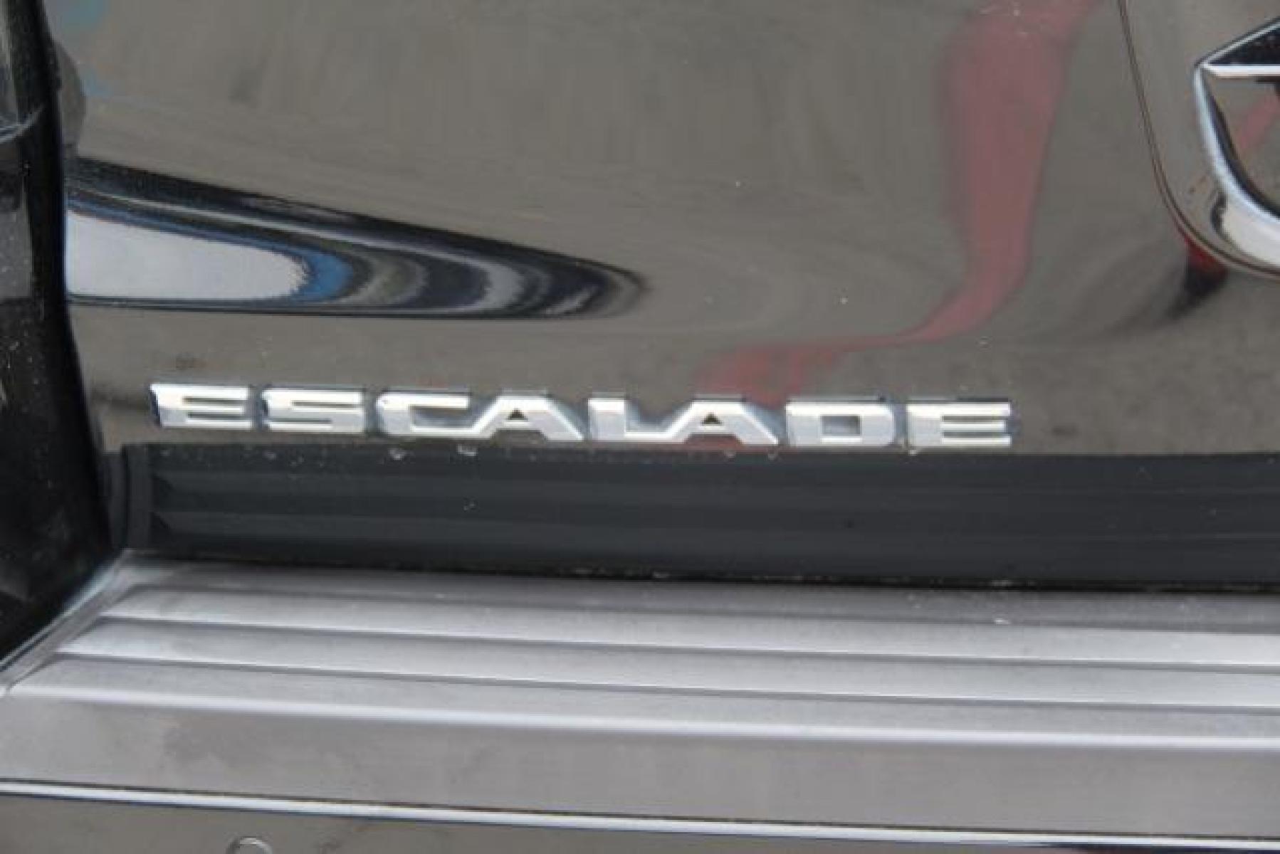 2015 Black Cadillac Escalade Premium 2WD (1GYS3CKJ5FR) with an 6.2L V8 OHV 16V FFV engine, 6-Speed Automatic transmission, located at 2401 E Main St., Grand Prairie, TX, 75050, (972) 262-4440, 32.749290, -96.970558 - Photo #42