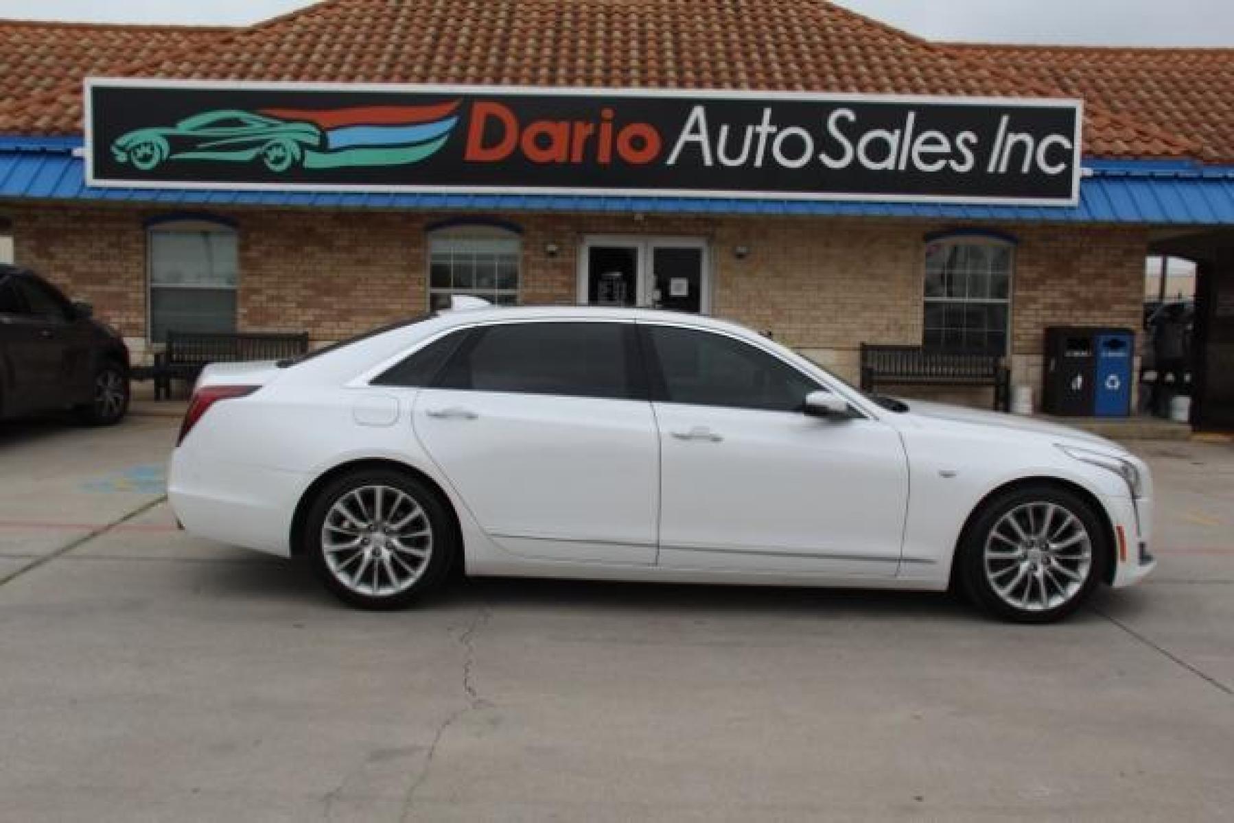 2017 WHITE Cadillac CT6 3.6L Luxury AWD (1G6KD5RS8HU) with an 3.6L V6 DOHC 24V TURBO engine, 8-Speed Automatic transmission, located at 2401 E Main St., Grand Prairie, TX, 75050, (972) 262-4440, 32.749290, -96.970558 - Photo #6