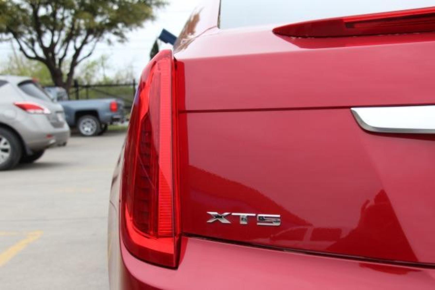 2013 RED Cadillac XTS Luxury (2G61P5S33D9) with an 3.6L V6 DOHC 24V engine, 6-Speed Automatic transmission, located at 2401 E Main St., Grand Prairie, TX, 75050, (972) 262-4440, 32.749290, -96.970558 - Photo #33