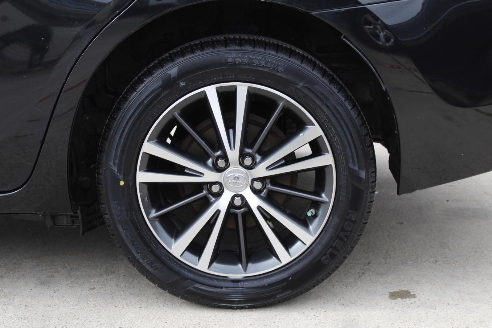 2018 Black Toyota Corolla LE CVT (5YFBURHE2JP) with an 1.8L L4 DOHC 16V engine, Continuously Variable Transmission transmission, located at 2401 E Main St., Grand Prairie, TX, 75050, (972) 262-4440, 32.748981, -96.969643 - Photo#4