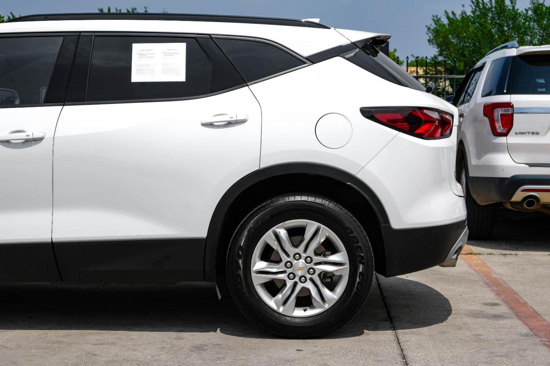 2020 WHITE Chevrolet Blazer 2LT AWD (3GNKBHRSXLS) with an 3.6L V6 DOHC 24V engine, 9-Speed Automatic transmission, located at 2401 E Main St., Grand Prairie, TX, 75050, (972) 262-4440, 32.748981, -96.969643 - Photo #10