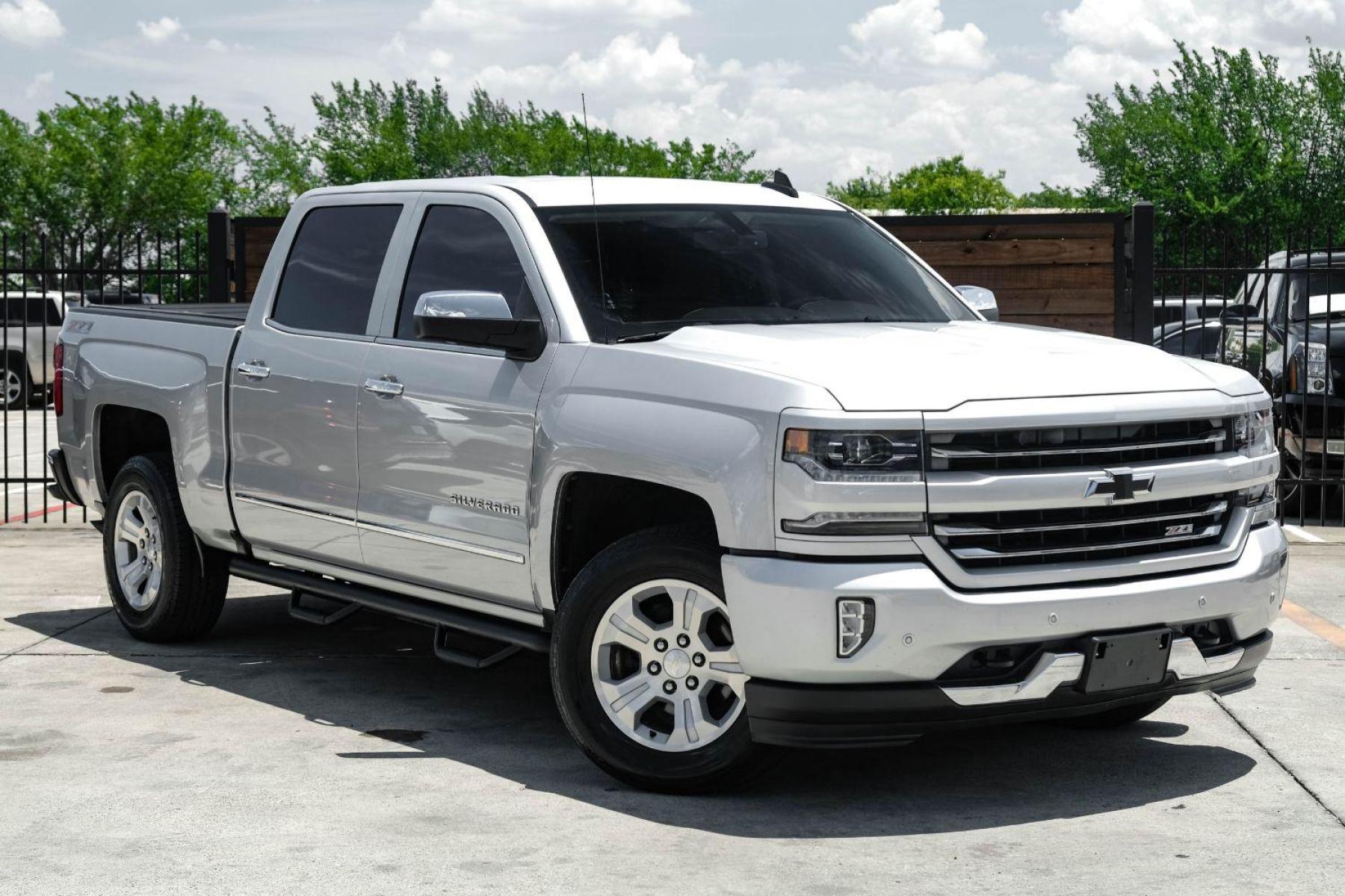 2017 SILVER Chevrolet Silverado 1500 LTZ Crew Cab 4WD (3GCUKSEC4HG) with an 5.3L V8 OHV 16V engine, 6-Speed Automatic transmission, located at 2401 E Main St., Grand Prairie, TX, 75050, (972) 262-4440, 32.748981, -96.969643 - Photo #3