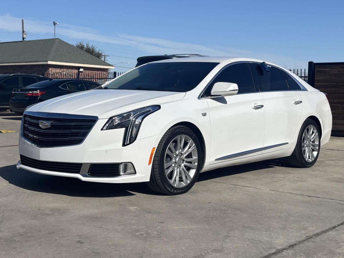 2019 White Cadillac Xts (2G61M5S31K9) with an 3.6L V6 DOHC 24V engine, located at 2401 E Main St., Grand Prairie, TX, 75050, (972) 262-4440, 32.748981, -96.969643 - Photo#0