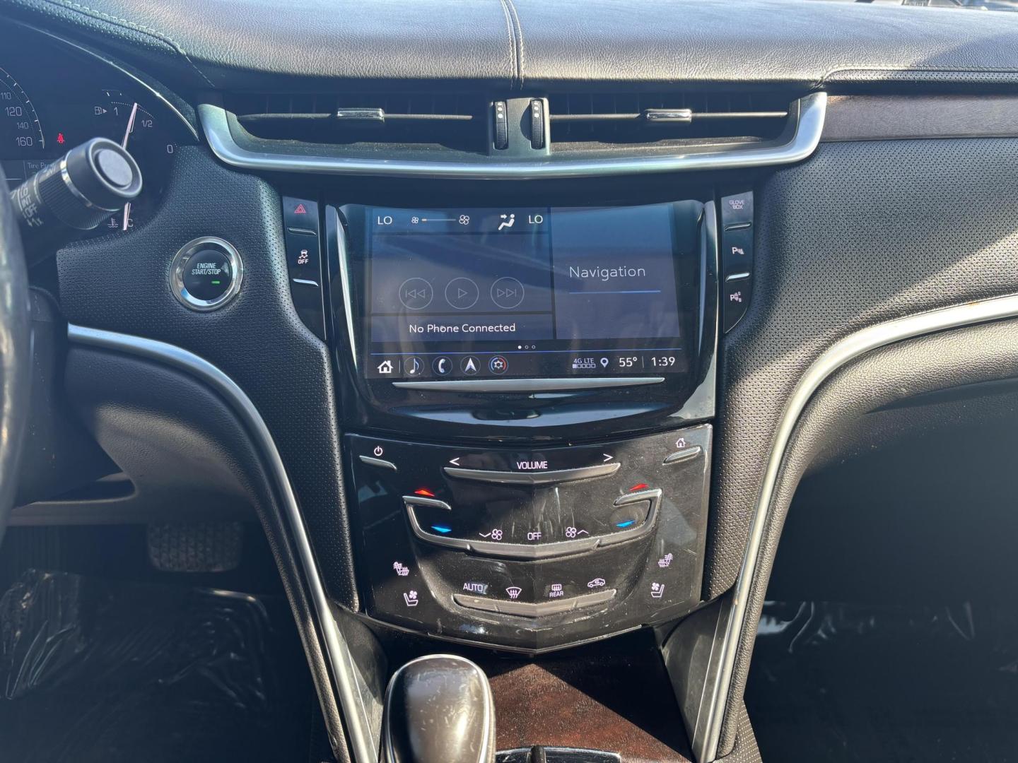 2019 White Cadillac Xts (2G61M5S31K9) with an 3.6L V6 DOHC 24V engine, located at 2401 E Main St., Grand Prairie, TX, 75050, (972) 262-4440, 32.748981, -96.969643 - Photo#10