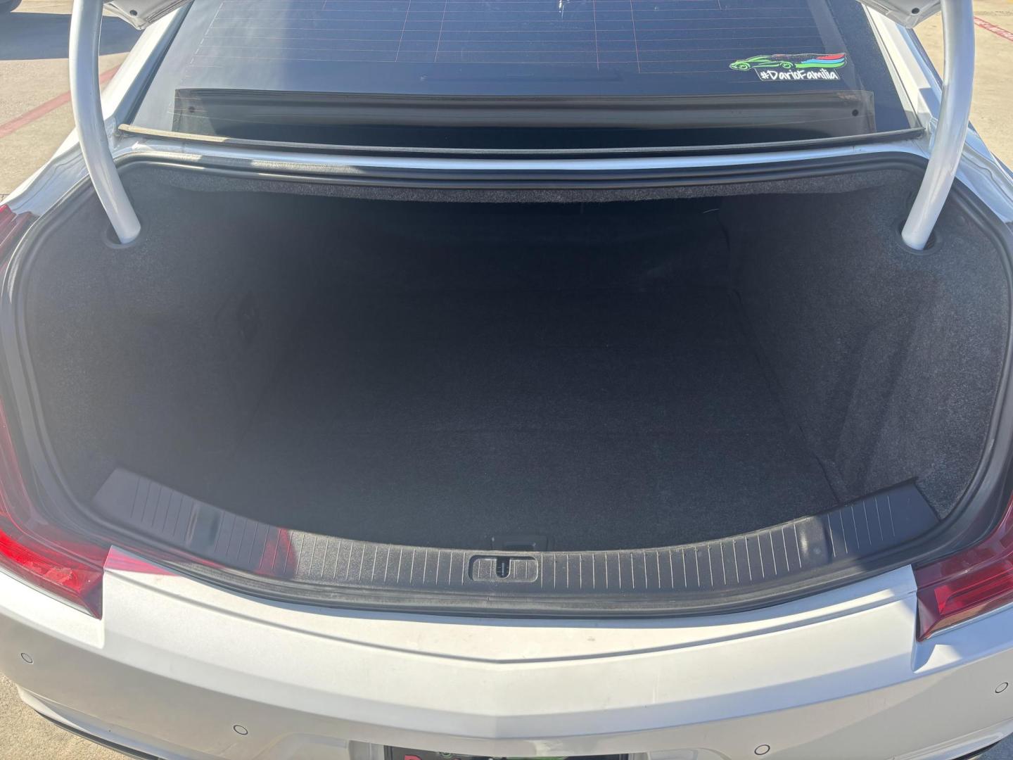 2019 White Cadillac Xts (2G61M5S31K9) with an 3.6L V6 DOHC 24V engine, located at 2401 E Main St., Grand Prairie, TX, 75050, (972) 262-4440, 32.748981, -96.969643 - Photo#13