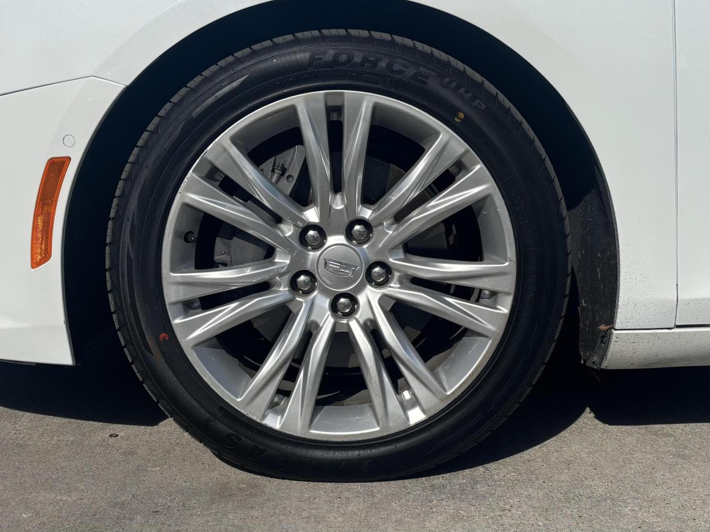 2019 White Cadillac Xts (2G61M5S31K9) with an 3.6L V6 DOHC 24V engine, located at 2401 E Main St., Grand Prairie, TX, 75050, (972) 262-4440, 32.748981, -96.969643 - Photo#16