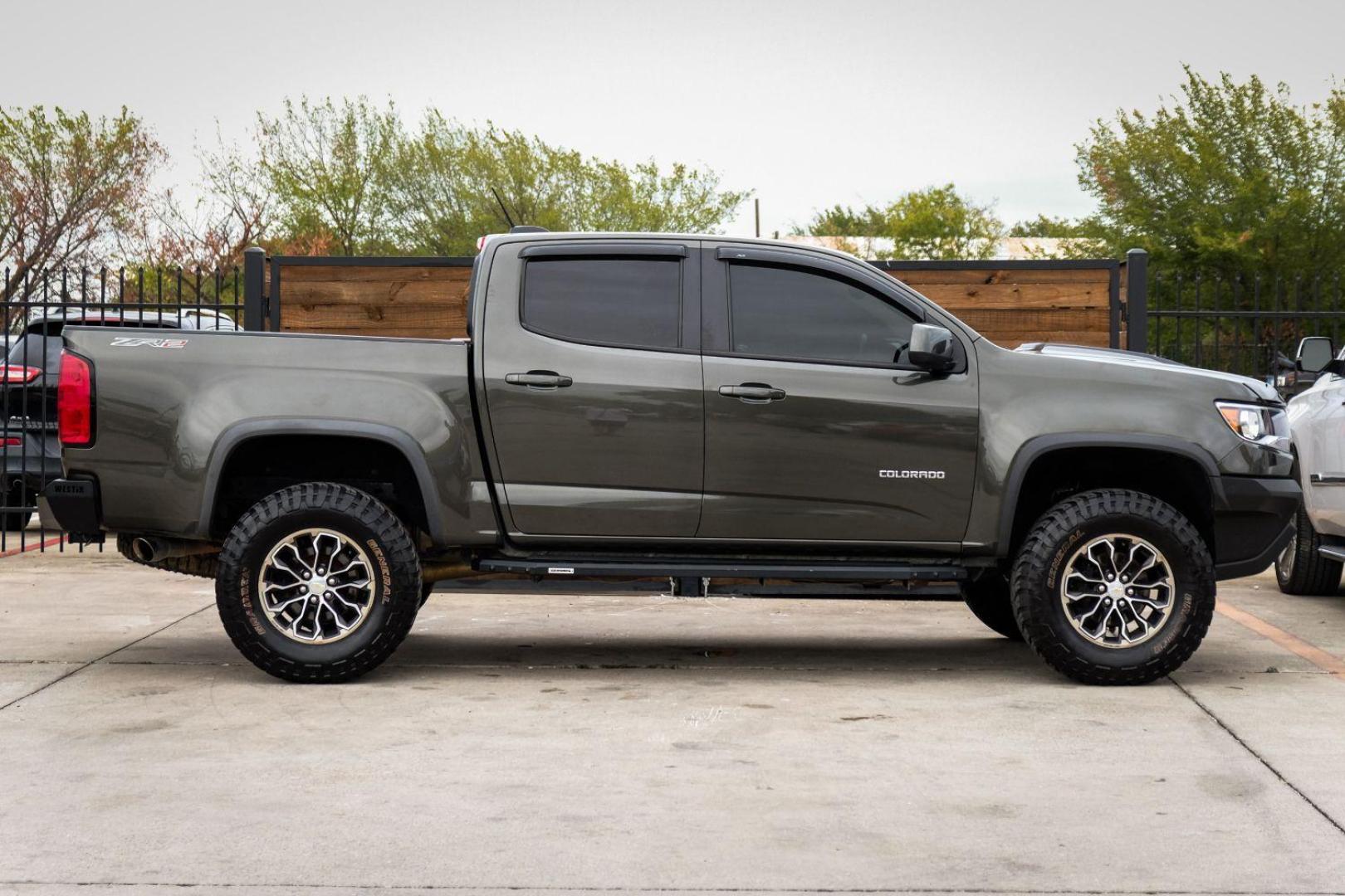 2018 BLACK Chevrolet Colorado ZR2 Crew Cab 4WD Short Box (1GCGTEEN4J1) with an 3.6L V6 DOHC 24V GAS engine, 6-Speed Automatic transmission, located at 2401 E Main St., Grand Prairie, TX, 75050, (972) 262-4440, 32.748981, -96.969643 - Photo#4