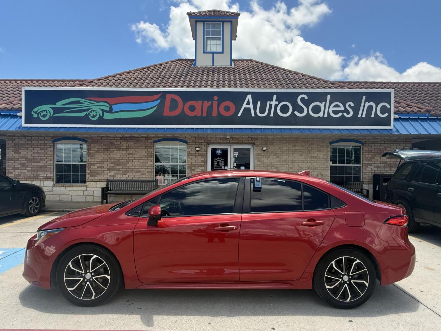 2021 Toyota Corolla (JTDEPMAE6MJ) with an 1.8L L4 DOHC 16V engine, located at 2401 E Main St., Grand Prairie, TX, 75050, (972) 262-4440, 32.748981, -96.969643 - Photo#4