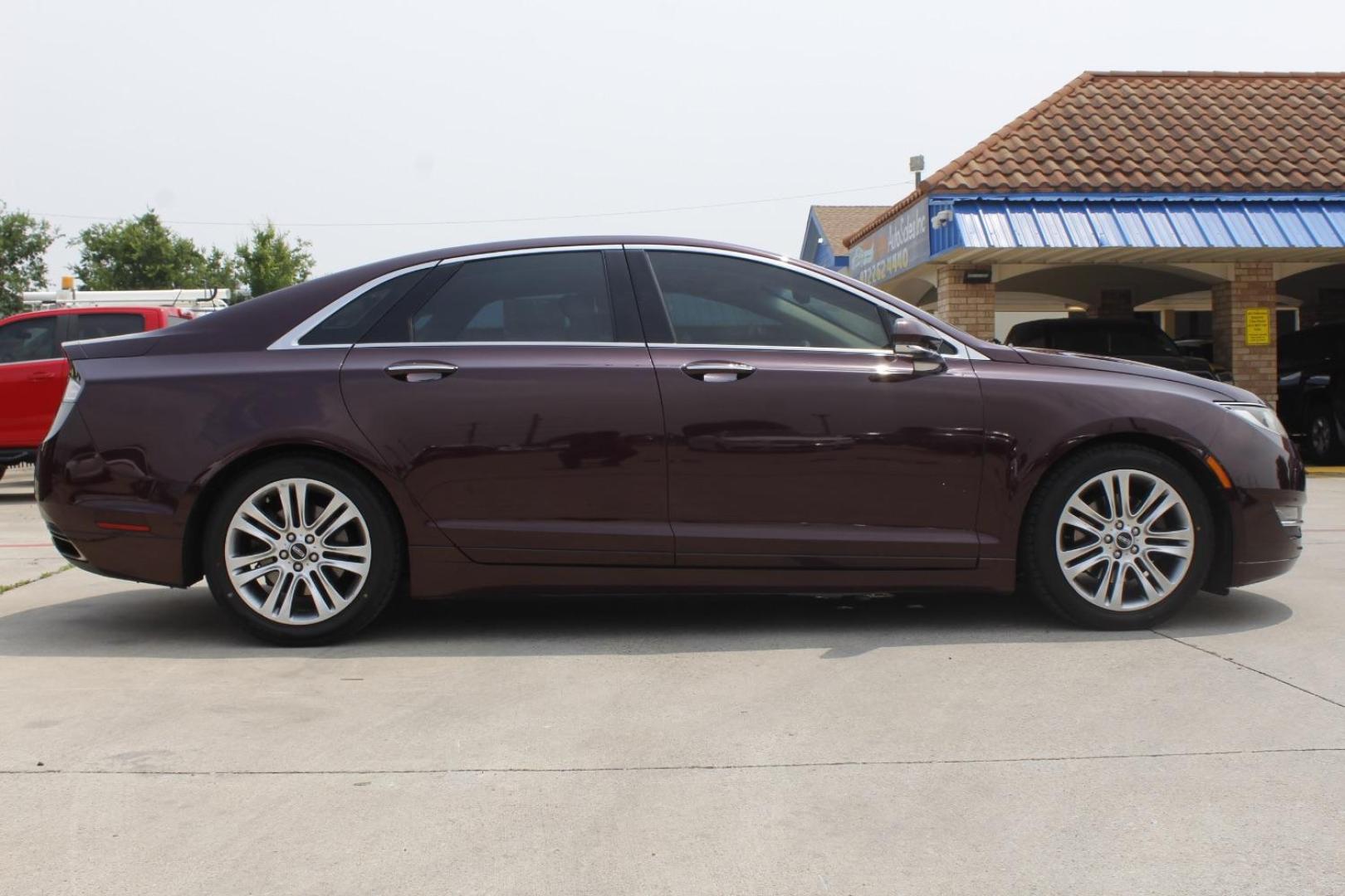 2013 MAROON Lincoln MKZ FWD (3LN6L2G92DR) with an 2.0L L4 DOHC 16V engine, 6-Speed Automatic transmission, located at 2401 E Main St., Grand Prairie, TX, 75050, (972) 262-4440, 32.748981, -96.969643 - Photo#9