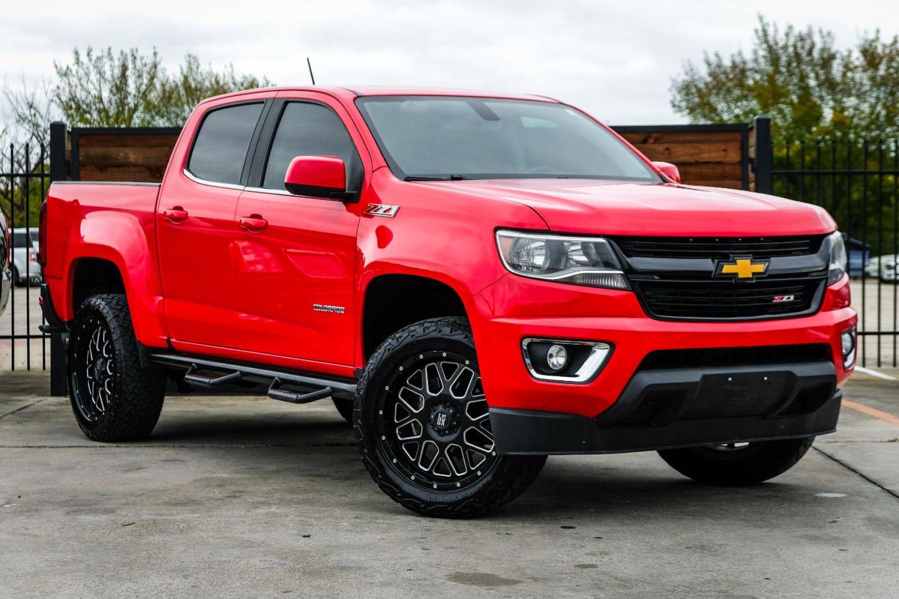 2017 RED Chevrolet Colorado Work Truck Crew Cab 2WD Short Box (1GCGSBENXH1) with an 3.6L V6 DOHC 24V GAS engine, 6-Speed Automatic transmission, located at 2401 E Main St., Grand Prairie, TX, 75050, (972) 262-4440, 32.748981, -96.969643 - Photo #3