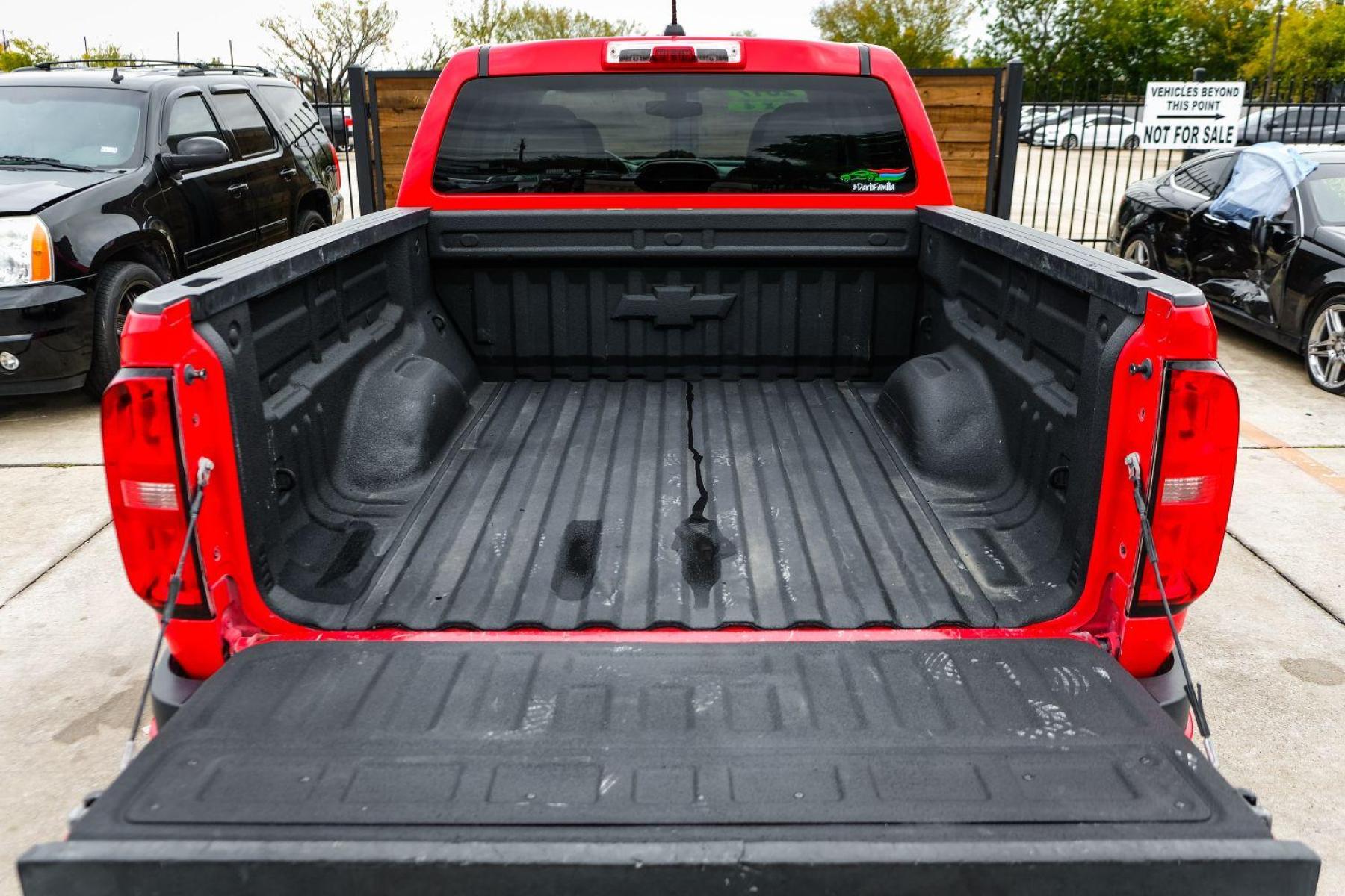 2017 RED Chevrolet Colorado Work Truck Crew Cab 2WD Short Box (1GCGSBENXH1) with an 3.6L V6 DOHC 24V GAS engine, 6-Speed Automatic transmission, located at 2401 E Main St., Grand Prairie, TX, 75050, (972) 262-4440, 32.748981, -96.969643 - Photo #44