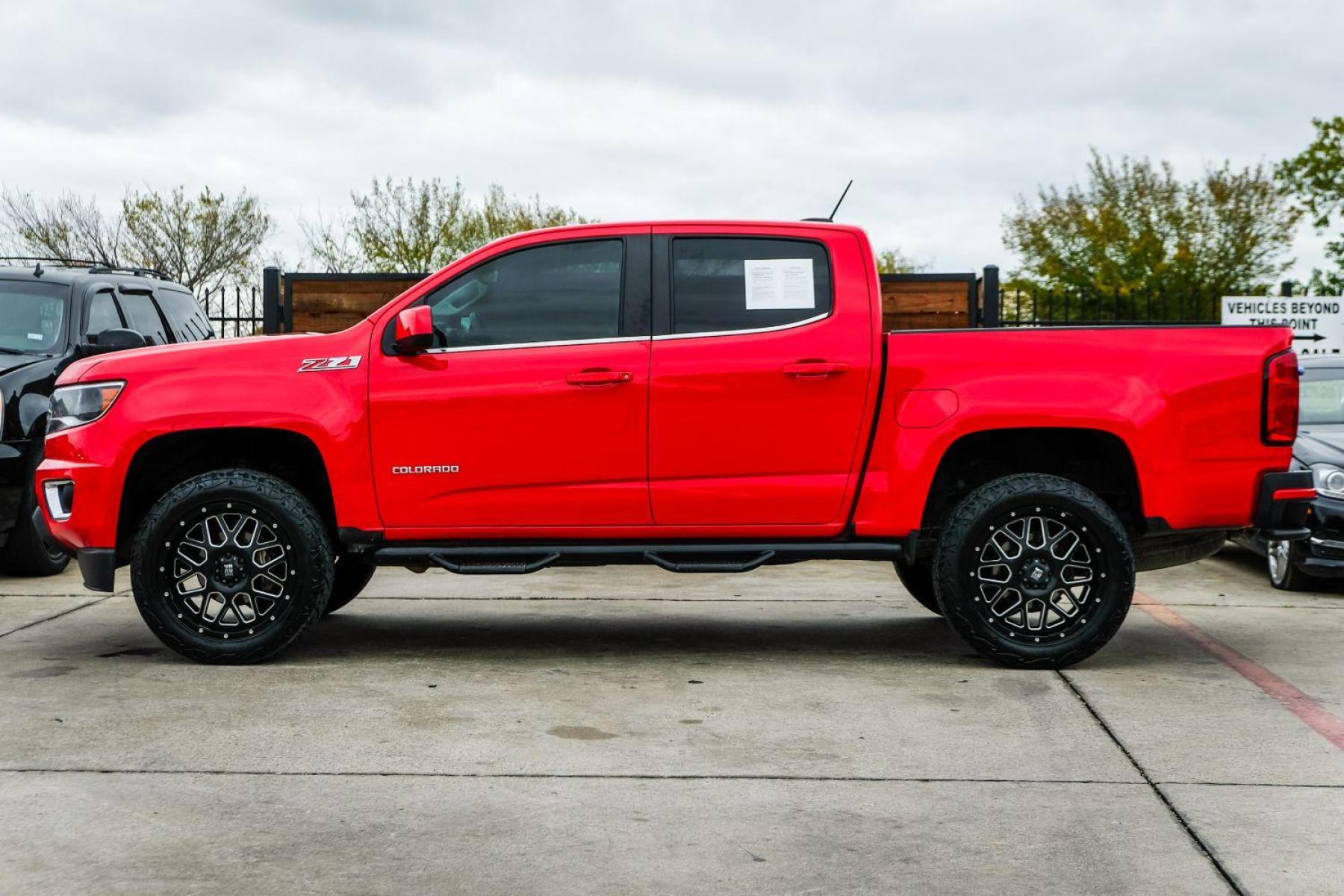 2017 RED Chevrolet Colorado Work Truck Crew Cab 2WD Short Box (1GCGSBENXH1) with an 3.6L V6 DOHC 24V GAS engine, 6-Speed Automatic transmission, located at 2401 E Main St., Grand Prairie, TX, 75050, (972) 262-4440, 32.748981, -96.969643 - Photo #8