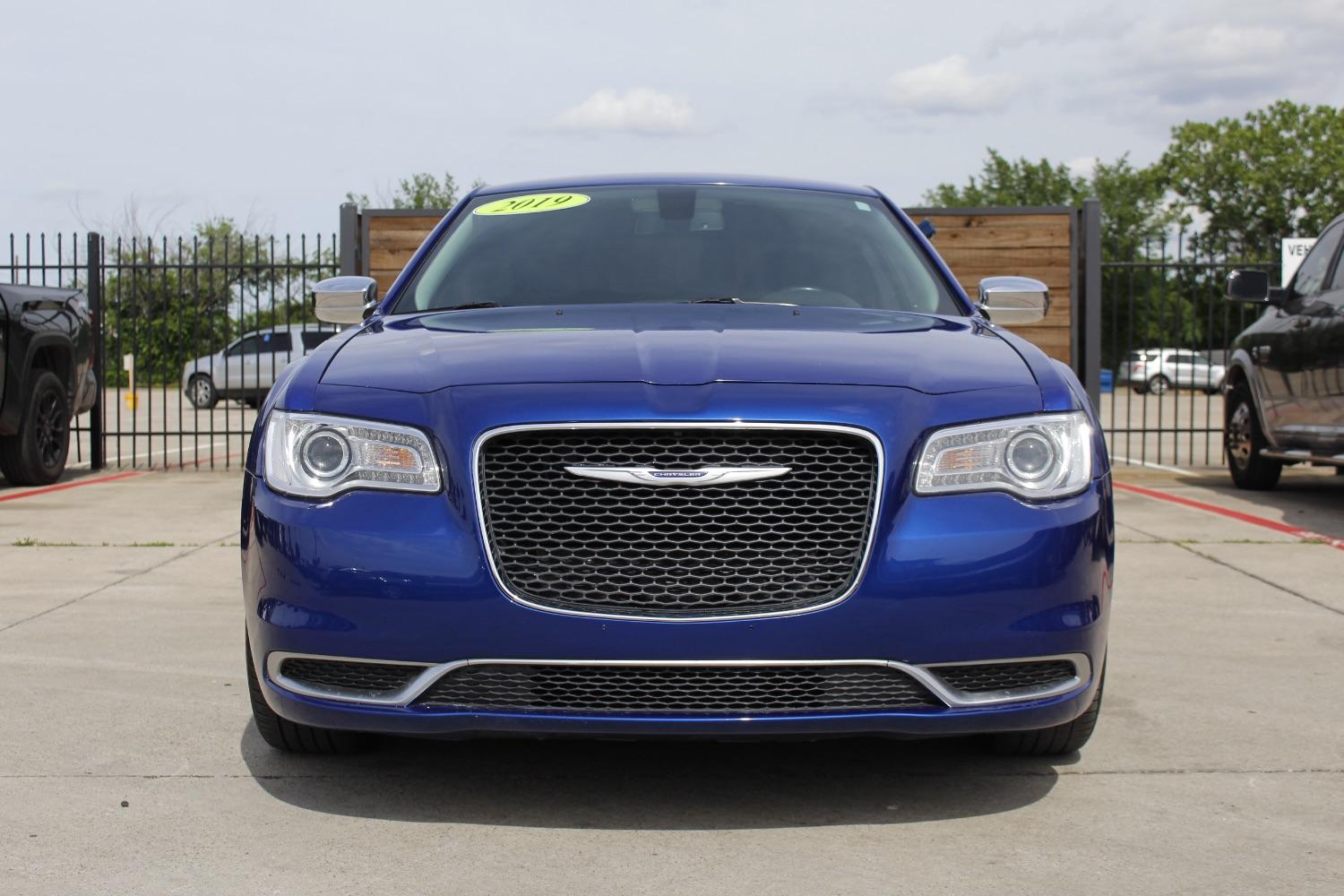photo of 2019 Chrysler 300