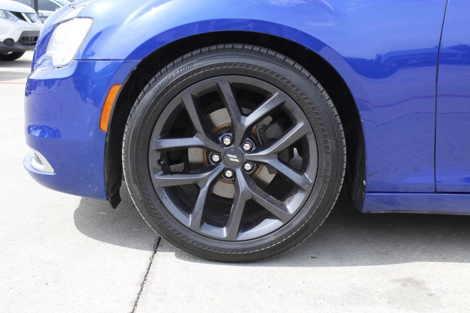 2019 Ocean Blue Metallic Clear Coat Chrysler 300 Touring (2C3CCAAG0KH) with an 3.6L V6 SOHC 24V engine, 8-Speed Automatic transmission, located at 2401 E Main St., Grand Prairie, TX, 75050, (972) 262-4440, 32.748981, -96.969643 - Photo#3