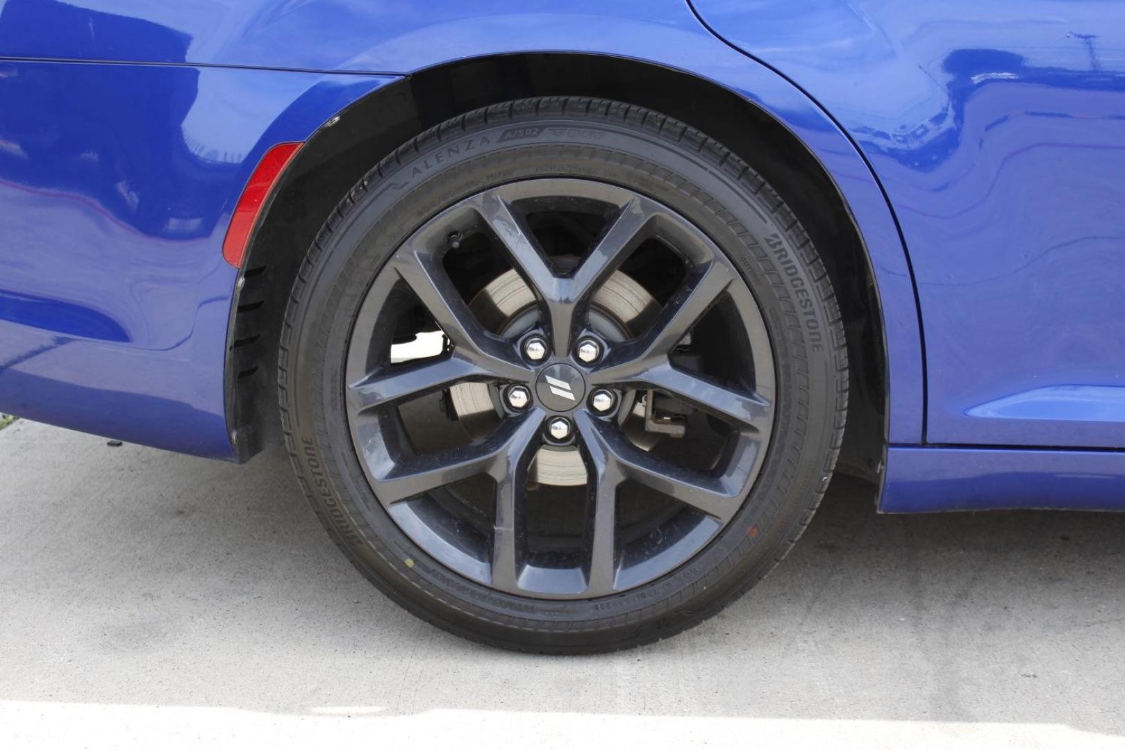 2019 Ocean Blue Metallic Clear Coat Chrysler 300 Touring (2C3CCAAG0KH) with an 3.6L V6 SOHC 24V engine, 8-Speed Automatic transmission, located at 2401 E Main St., Grand Prairie, TX, 75050, (972) 262-4440, 32.748981, -96.969643 - Photo#10