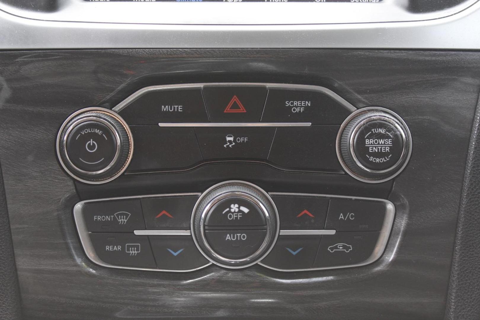 2019 Ocean Blue Metallic Clear Coat Chrysler 300 Touring (2C3CCAAG0KH) with an 3.6L V6 SOHC 24V engine, 8-Speed Automatic transmission, located at 2401 E Main St., Grand Prairie, TX, 75050, (972) 262-4440, 32.748981, -96.969643 - Photo#17