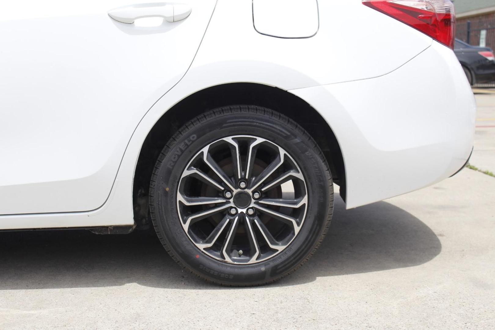 2017 WHITE Toyota Corolla LE CVT (5YFBURHE3HP) with an 1.8L L4 DOHC 16V engine, Continuously Variabl transmission, located at 2401 E Main St., Grand Prairie, TX, 75050, (972) 262-4440, 32.748981, -96.969643 - Photo#4