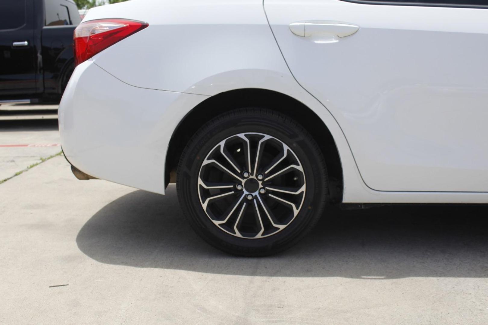2017 WHITE Toyota Corolla LE CVT (5YFBURHE3HP) with an 1.8L L4 DOHC 16V engine, Continuously Variabl transmission, located at 2401 E Main St., Grand Prairie, TX, 75050, (972) 262-4440, 32.748981, -96.969643 - Photo#10