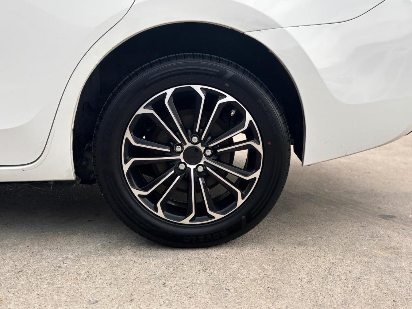 2017 WHITE Toyota Corolla LE CVT (5YFBURHE3HP) with an 1.8L L4 DOHC 16V engine, Continuously Variabl transmission, located at 2401 E Main St., Grand Prairie, TX, 75050, (972) 262-4440, 32.748981, -96.969643 - Photo#4
