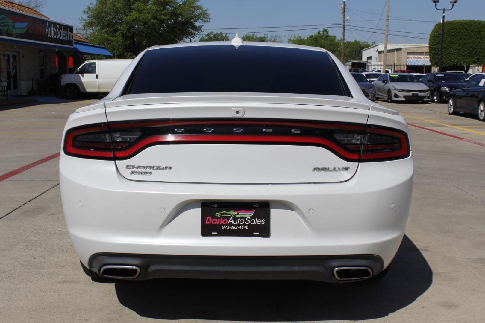 2015 White Dodge Charger SXT AWD (2C3CDXJG9FH) with an 3.6L V6 DOHC 24V engine, 8-Speed Automatic transmission, located at 2401 E Main St., Grand Prairie, TX, 75050, (972) 262-4440, 32.748981, -96.969643 - Photo#5