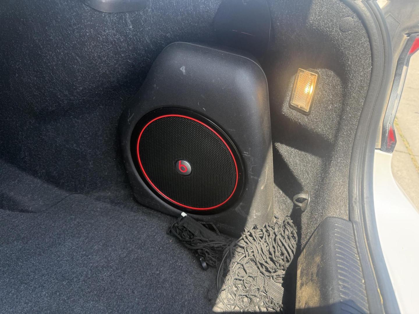 2015 White Dodge Charger (2C3CDXJG9FH) with an 3.6L V6 DOHC 24V engine, located at 2401 E Main St., Grand Prairie, TX, 75050, (972) 262-4440, 32.748981, -96.969643 - Photo#7