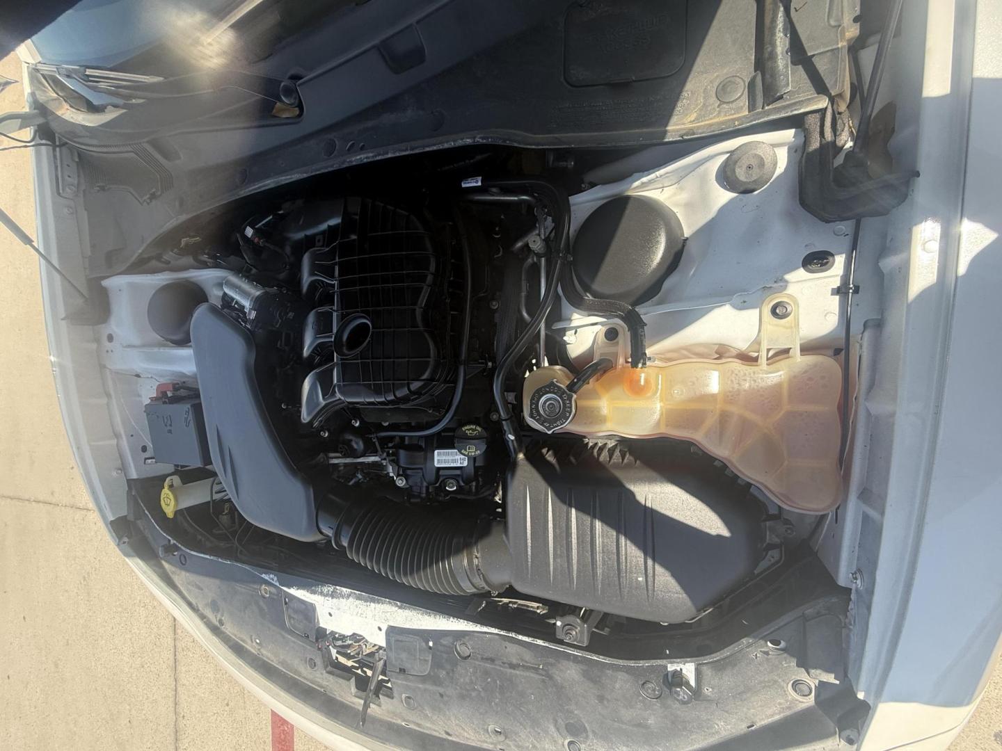 2015 White Dodge Charger (2C3CDXJG9FH) with an 3.6L V6 DOHC 24V engine, located at 2401 E Main St., Grand Prairie, TX, 75050, (972) 262-4440, 32.748981, -96.969643 - Photo#13