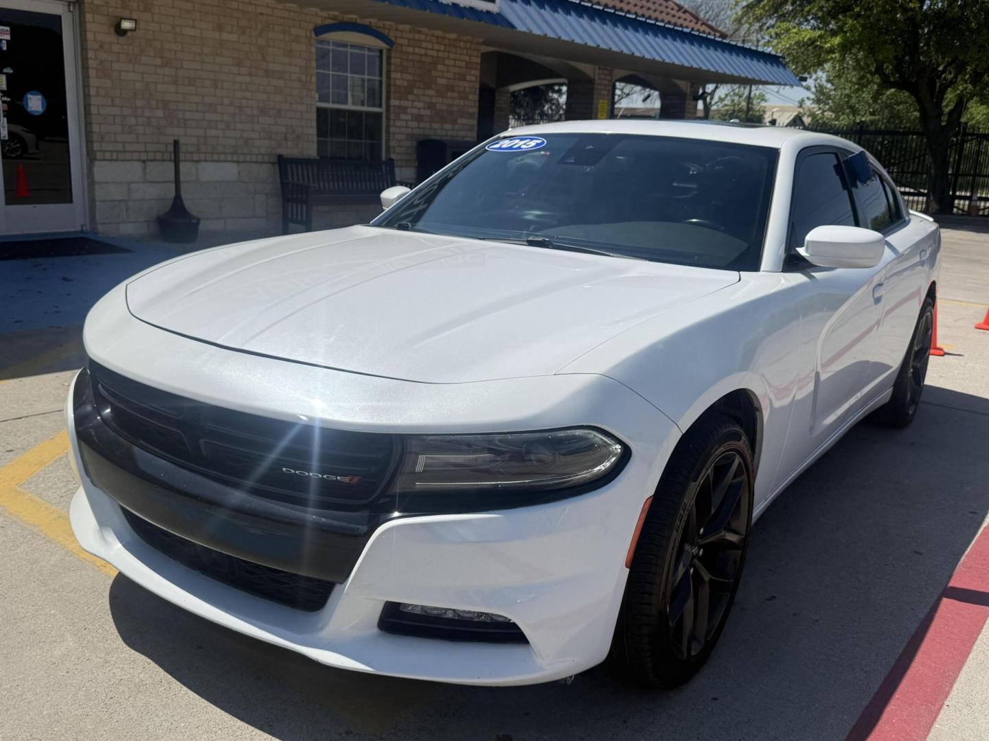 2015 White Dodge Charger (2C3CDXJG9FH) with an 3.6L V6 DOHC 24V engine, located at 2401 E Main St., Grand Prairie, TX, 75050, (972) 262-4440, 32.748981, -96.969643 - Photo#27