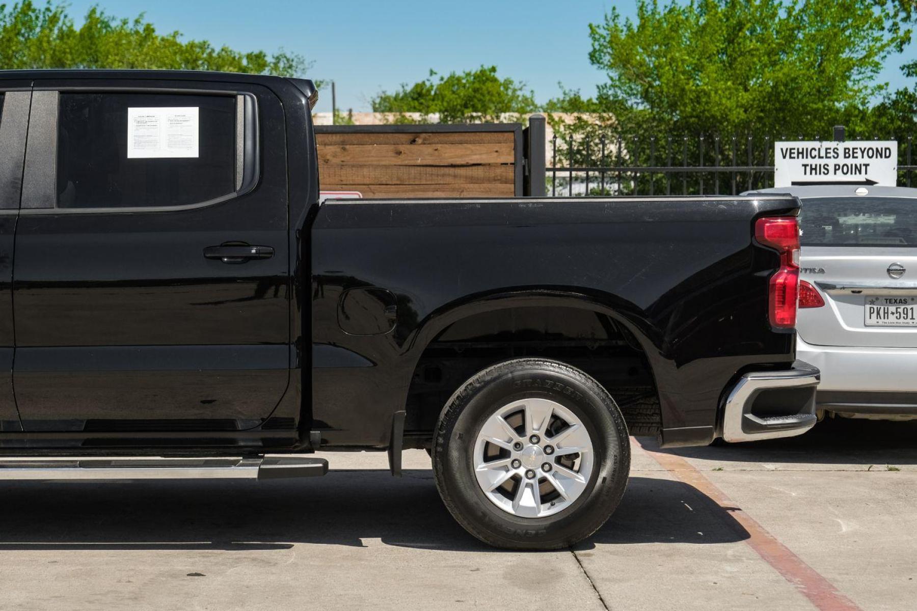 2019 BLACK Chevrolet Silverado 1500 LT Crew Cab 2WD (1GCPWCED0KZ) with an 5.3L V8 OHV 16V engine, 6-Speed Automatic transmission, located at 2401 E Main St., Grand Prairie, TX, 75050, (972) 262-4440, 32.748981, -96.969643 - Photo #15