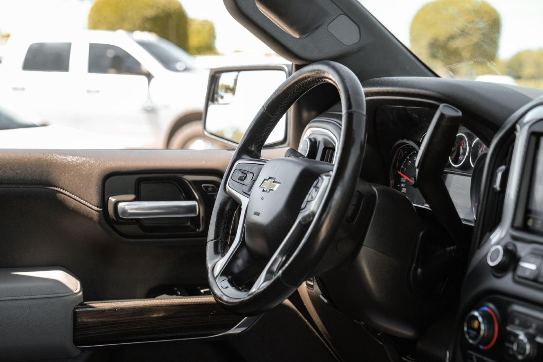 2019 BLACK Chevrolet Silverado 1500 LT Crew Cab 2WD (1GCPWCED0KZ) with an 5.3L V8 OHV 16V engine, 6-Speed Automatic transmission, located at 2401 E Main St., Grand Prairie, TX, 75050, (972) 262-4440, 32.748981, -96.969643 - Photo #18