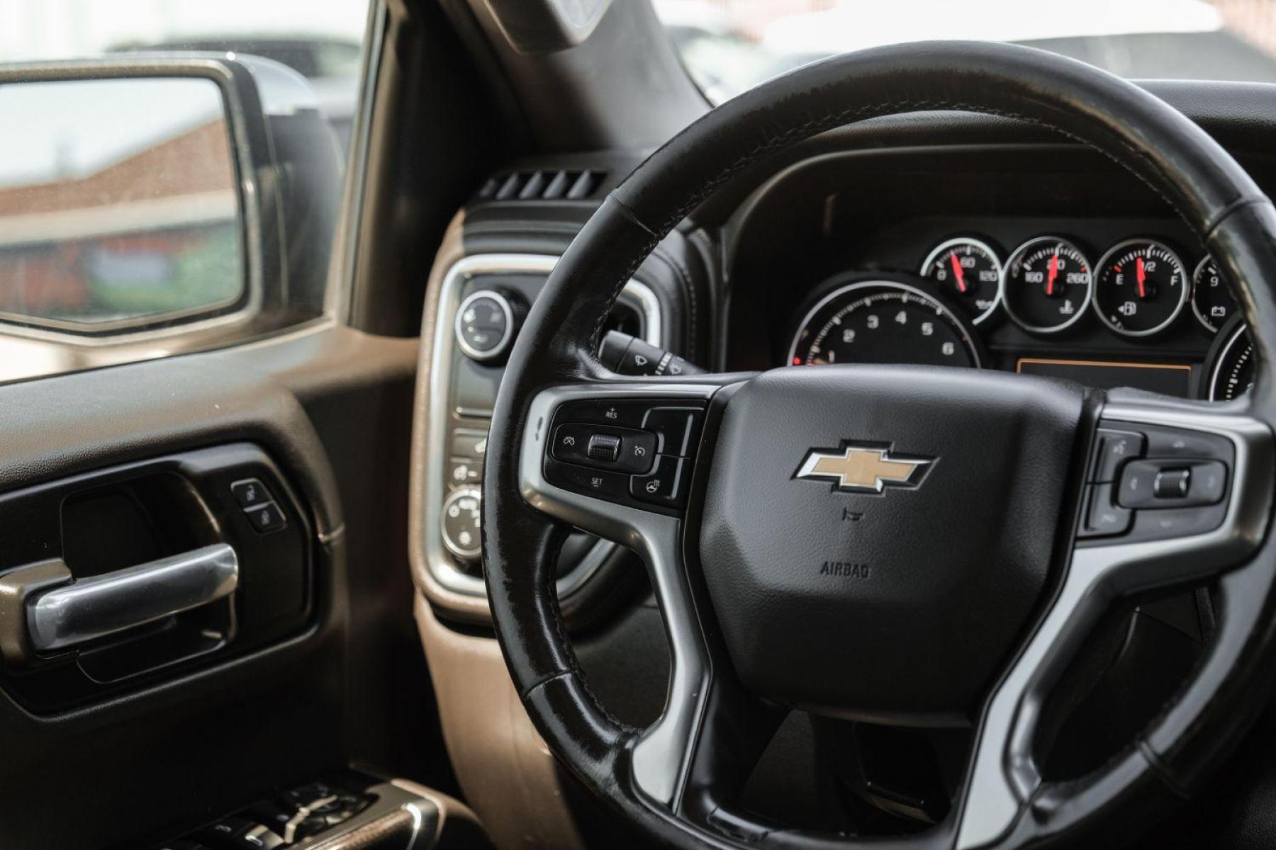 2019 BLACK Chevrolet Silverado 1500 LT Crew Cab 2WD (1GCPWCED0KZ) with an 5.3L V8 OHV 16V engine, 6-Speed Automatic transmission, located at 2401 E Main St., Grand Prairie, TX, 75050, (972) 262-4440, 32.748981, -96.969643 - Photo #19