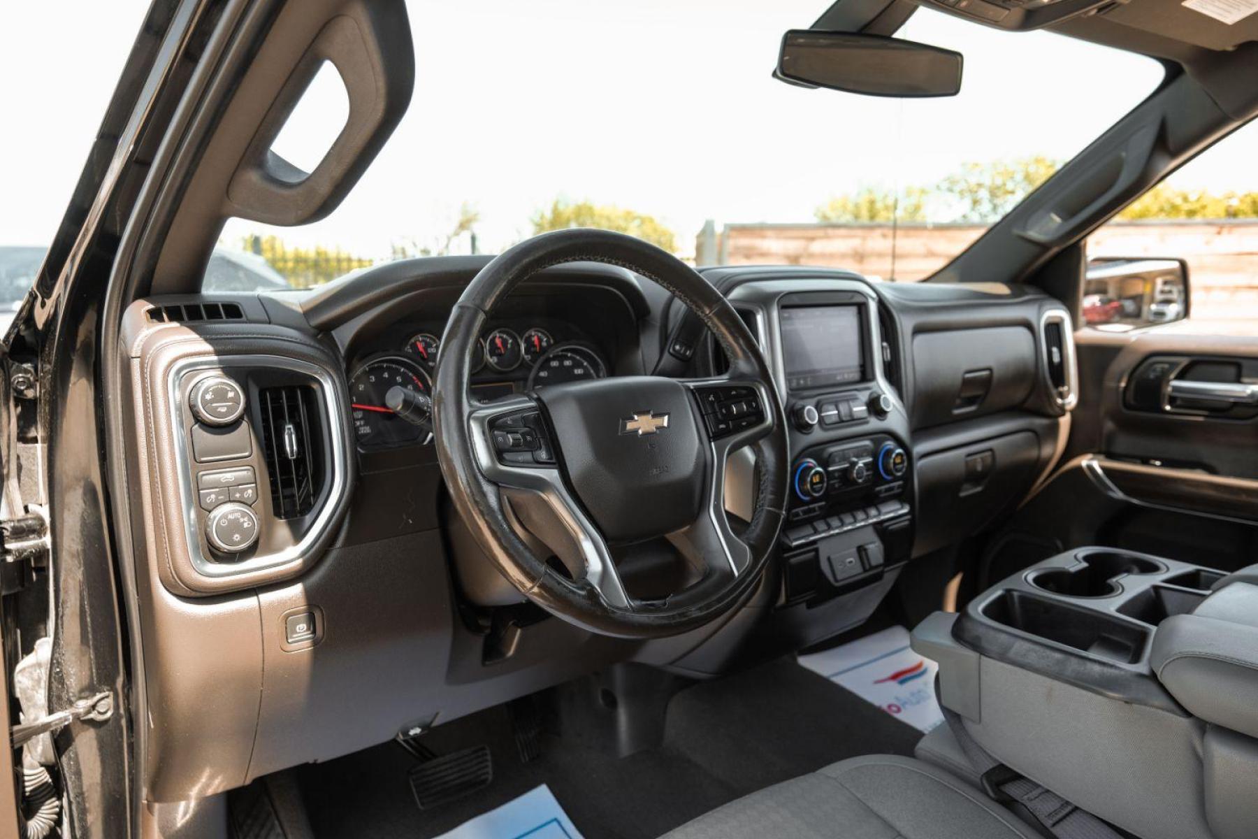 2019 BLACK Chevrolet Silverado 1500 LT Crew Cab 2WD (1GCPWCED0KZ) with an 5.3L V8 OHV 16V engine, 6-Speed Automatic transmission, located at 2401 E Main St., Grand Prairie, TX, 75050, (972) 262-4440, 32.748981, -96.969643 - Photo #2