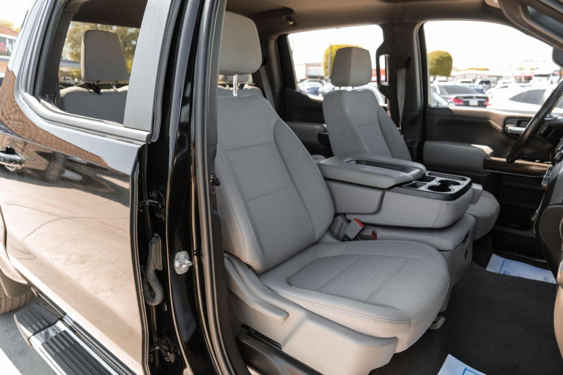 2019 BLACK Chevrolet Silverado 1500 LT Crew Cab 2WD (1GCPWCED0KZ) with an 5.3L V8 OHV 16V engine, 6-Speed Automatic transmission, located at 2401 E Main St., Grand Prairie, TX, 75050, (972) 262-4440, 32.748981, -96.969643 - Photo #34