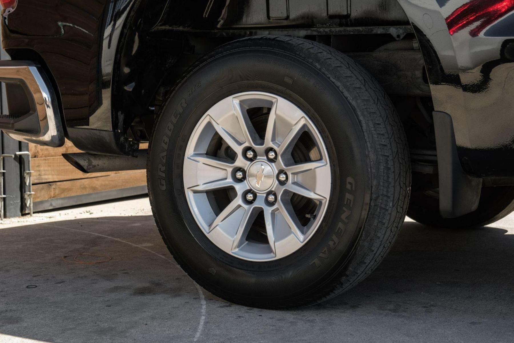 2019 BLACK Chevrolet Silverado 1500 LT Crew Cab 2WD (1GCPWCED0KZ) with an 5.3L V8 OHV 16V engine, 6-Speed Automatic transmission, located at 2401 E Main St., Grand Prairie, TX, 75050, (972) 262-4440, 32.748981, -96.969643 - Photo #55