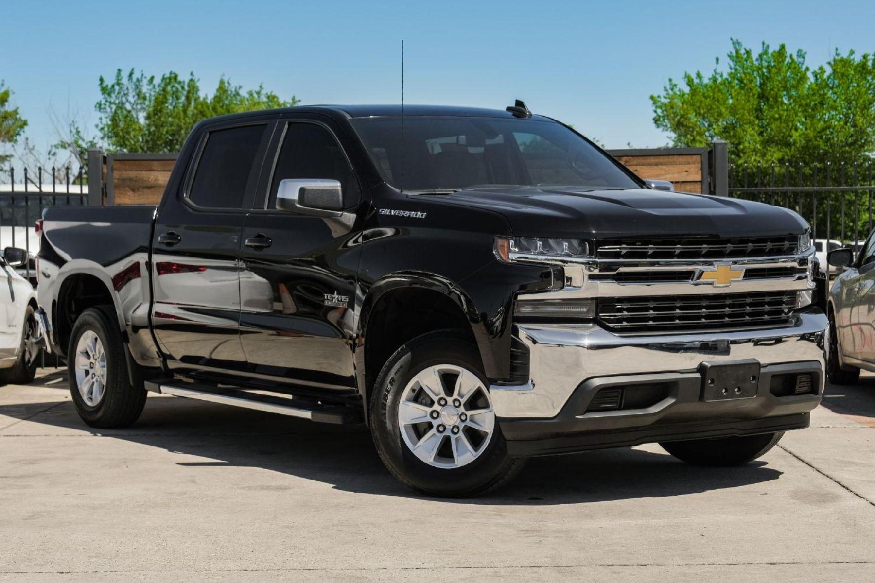 2019 BLACK Chevrolet Silverado 1500 LT Crew Cab 2WD (1GCPWCED0KZ) with an 5.3L V8 OHV 16V engine, 6-Speed Automatic transmission, located at 2401 E Main St., Grand Prairie, TX, 75050, (972) 262-4440, 32.748981, -96.969643 - Photo #5