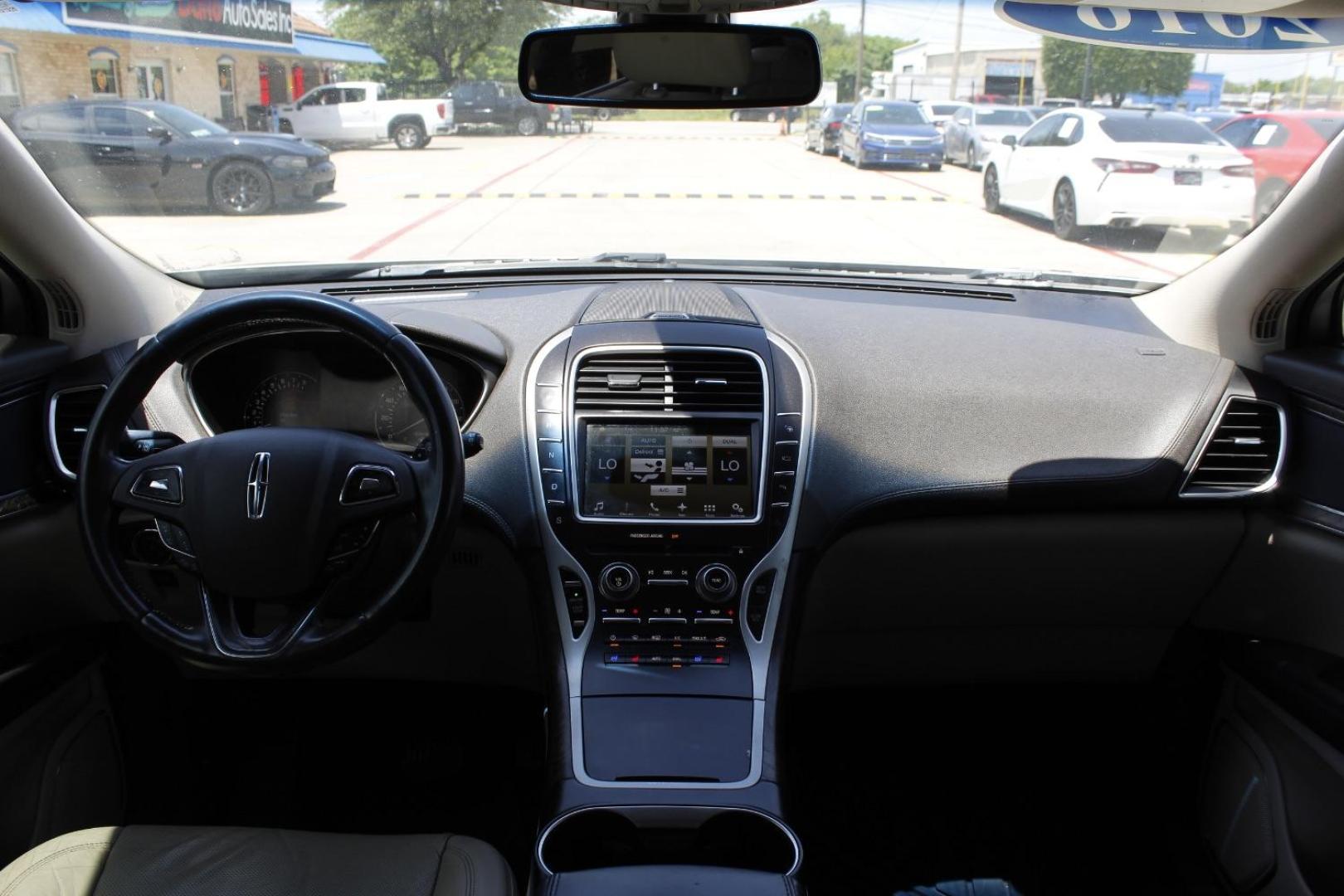 2016 Silver Lincoln MKX Reserve (2LMPJ6LR4GB) with an 3.7L V6 DOHC 24V engine, 6-Speed Automatic transmission, located at 2401 E Main St., Grand Prairie, TX, 75050, (972) 262-4440, 32.748981, -96.969643 - Photo#14