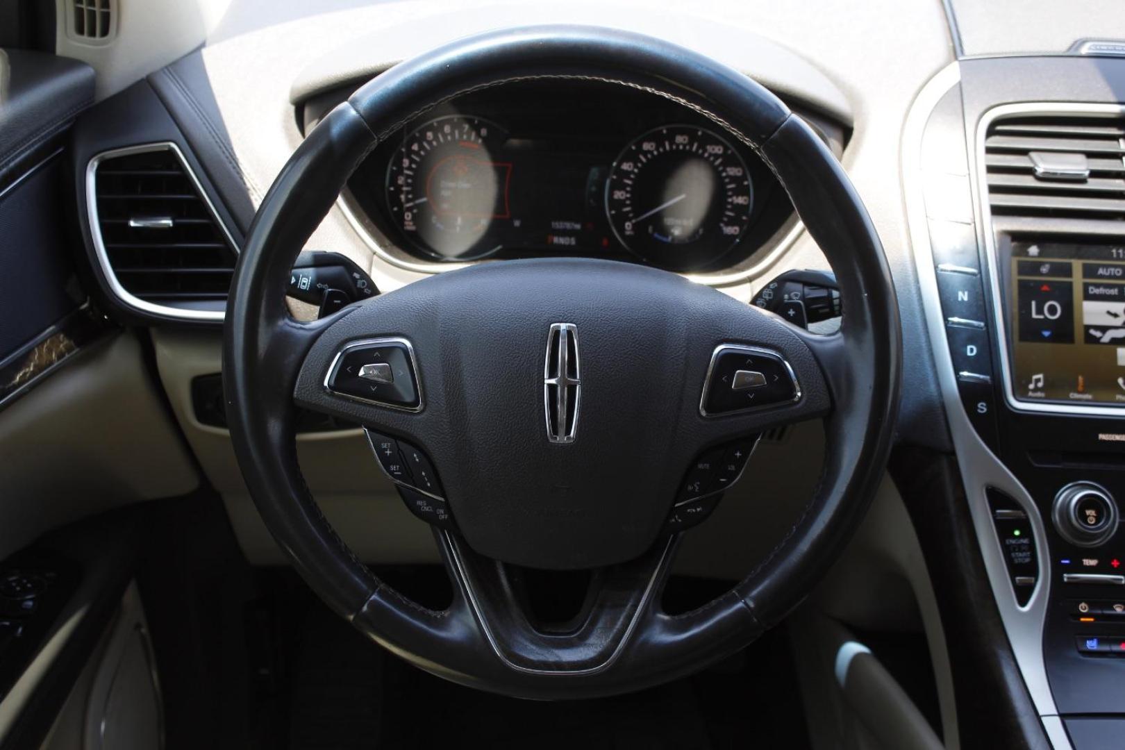 2016 Silver Lincoln MKX Reserve (2LMPJ6LR4GB) with an 3.7L V6 DOHC 24V engine, 6-Speed Automatic transmission, located at 2401 E Main St., Grand Prairie, TX, 75050, (972) 262-4440, 32.748981, -96.969643 - Photo#20