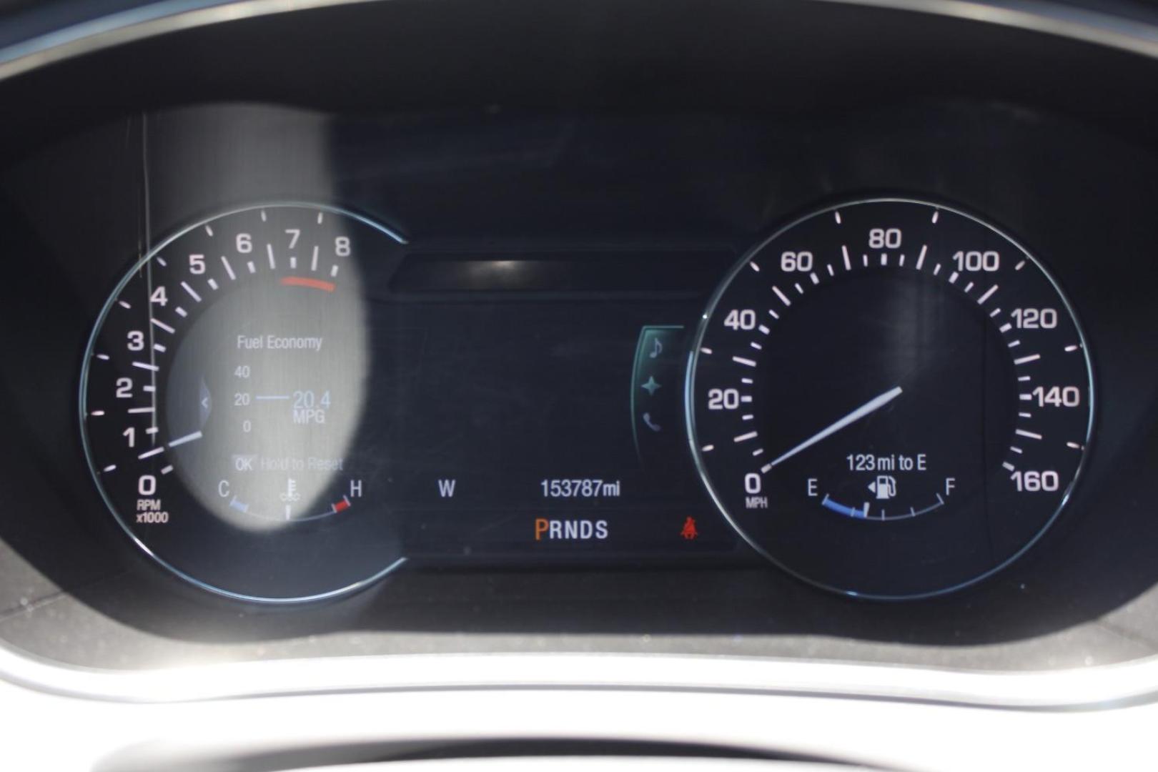 2016 Silver Lincoln MKX Reserve (2LMPJ6LR4GB) with an 3.7L V6 DOHC 24V engine, 6-Speed Automatic transmission, located at 2401 E Main St., Grand Prairie, TX, 75050, (972) 262-4440, 32.748981, -96.969643 - Photo#21