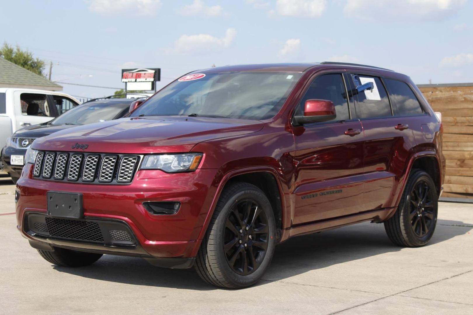 2017 RED Jeep Grand Cherokee Laredo 4WD (1C4RJFAG9HC) with an 3.6L V6 DOHC 24V engine, 8-Speed Automatic transmission, located at 2401 E Main St., Grand Prairie, TX, 75050, (972) 262-4440, 32.748981, -96.969643 - Photo#2
