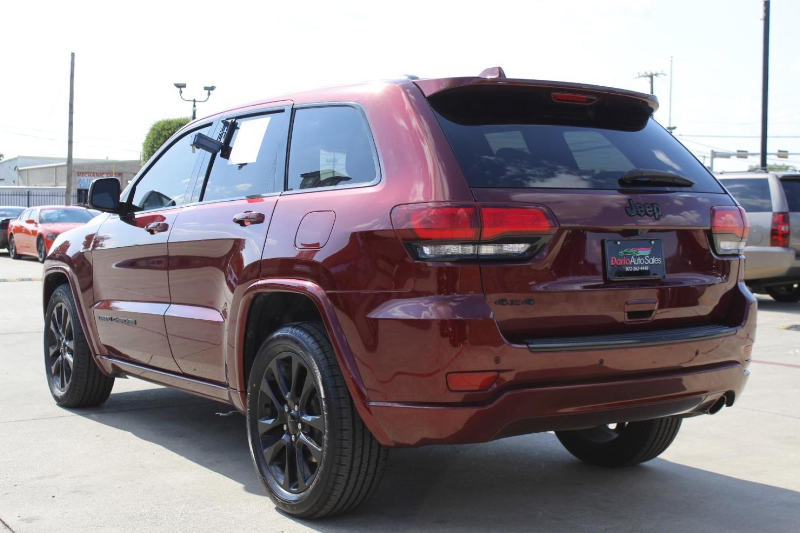 2017 RED Jeep Grand Cherokee Laredo 4WD (1C4RJFAG9HC) with an 3.6L V6 DOHC 24V engine, 8-Speed Automatic transmission, located at 2401 E Main St., Grand Prairie, TX, 75050, (972) 262-4440, 32.748981, -96.969643 - Photo#6