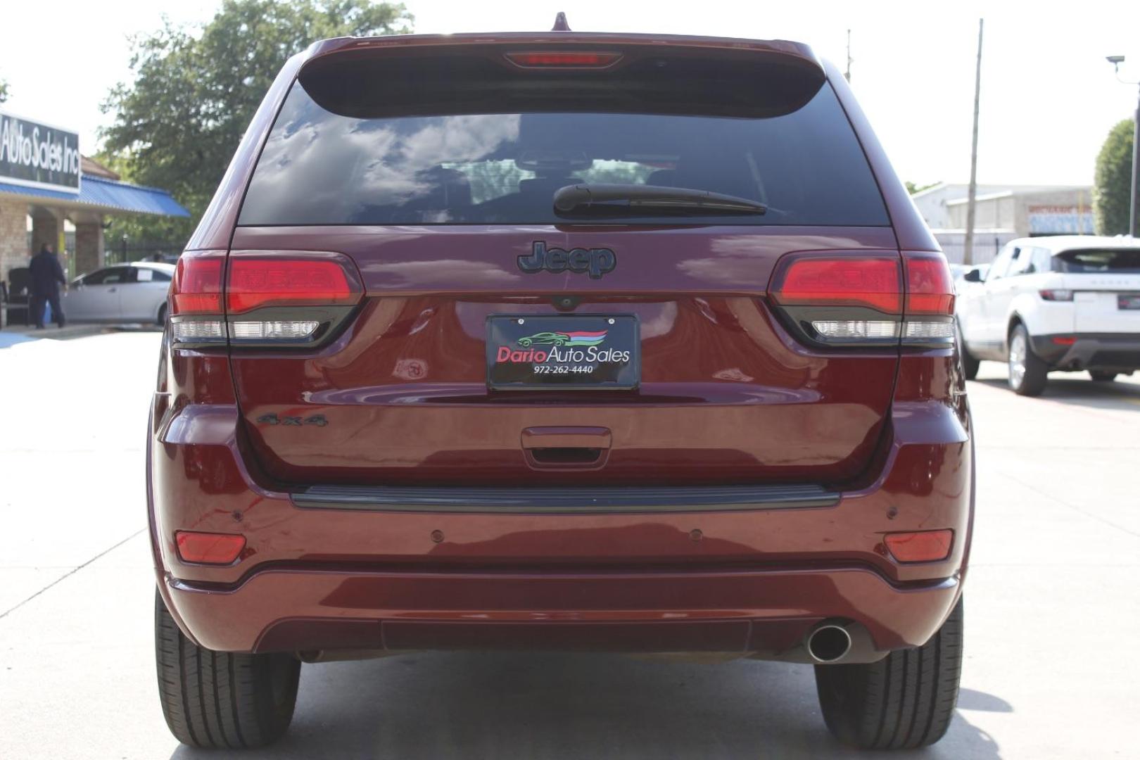 2017 RED Jeep Grand Cherokee Laredo 4WD (1C4RJFAG9HC) with an 3.6L V6 DOHC 24V engine, 8-Speed Automatic transmission, located at 2401 E Main St., Grand Prairie, TX, 75050, (972) 262-4440, 32.748981, -96.969643 - Photo#7