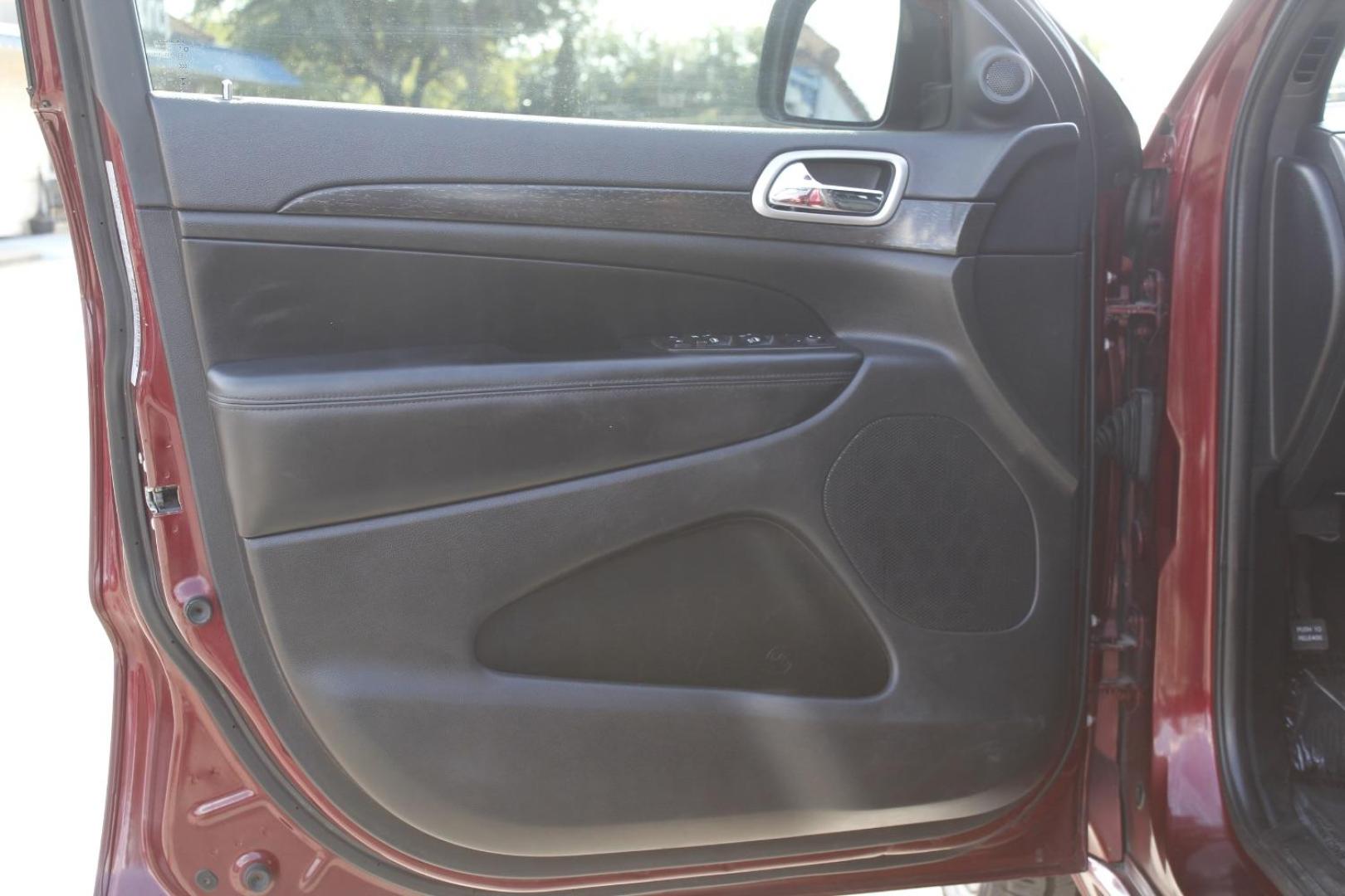 2017 RED Jeep Grand Cherokee Laredo 4WD (1C4RJFAG9HC) with an 3.6L V6 DOHC 24V engine, 8-Speed Automatic transmission, located at 2401 E Main St., Grand Prairie, TX, 75050, (972) 262-4440, 32.748981, -96.969643 - Photo#21