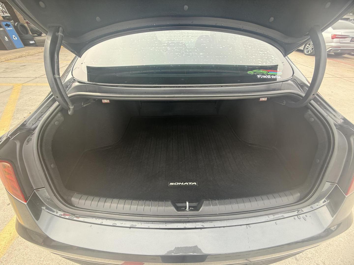 2020 Gray Hyundai Sonata (5NPEF4JA9LH) with an 2.5L L4 DOHC 16V engine, located at 2401 E Main St., Grand Prairie, TX, 75050, (972) 262-4440, 32.748981, -96.969643 - Photo#10